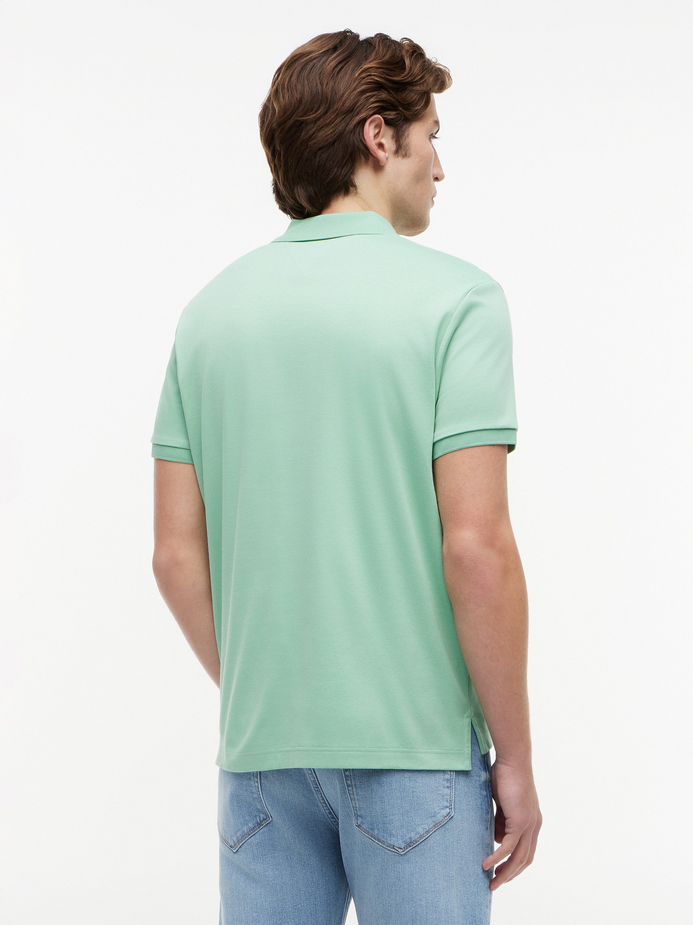 Tommy Hilfiger Poloshirt LIQUID COTTON REGULAR SEASONAL mit Logostickerei – Bild 2 von 5