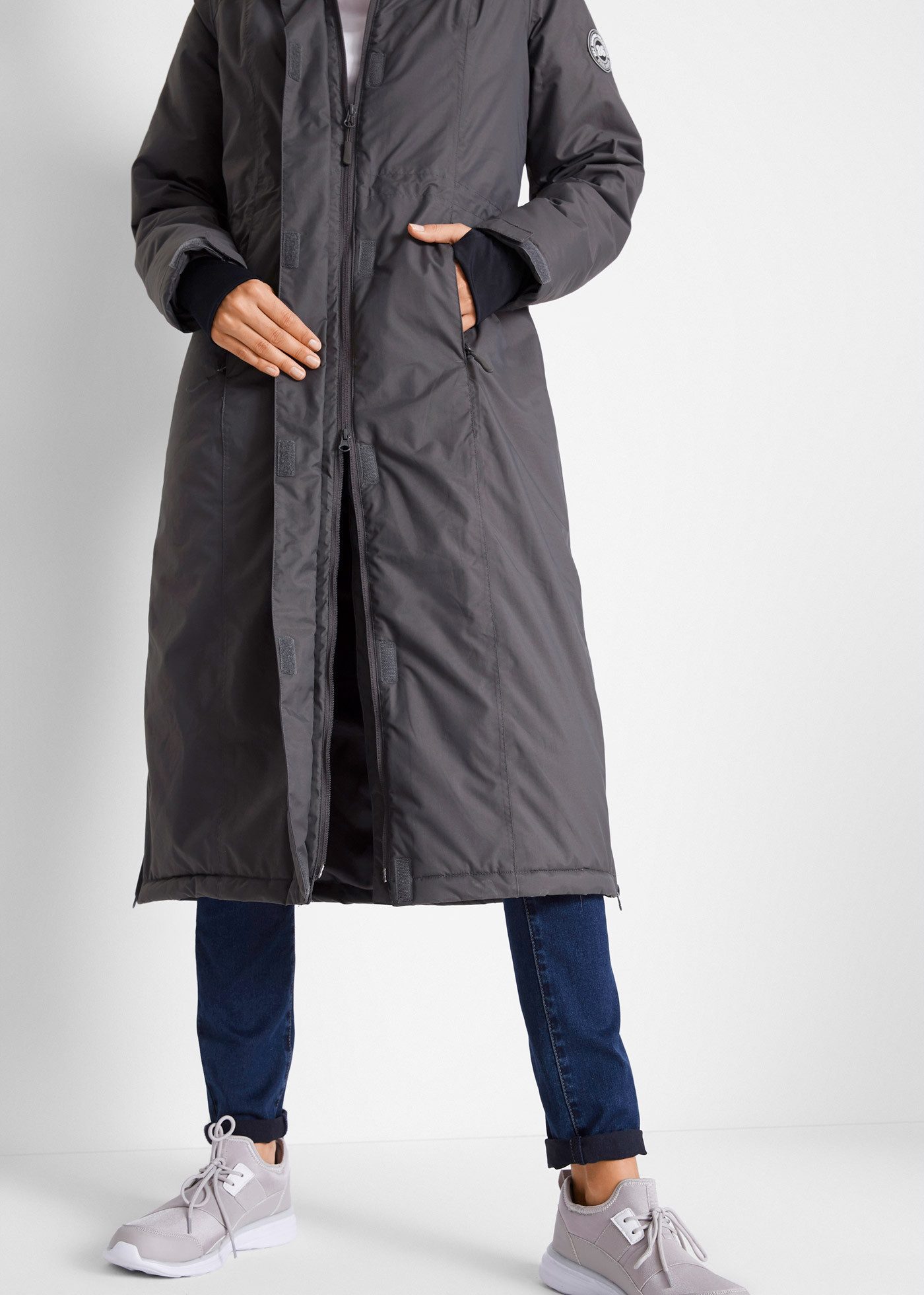 bonprix Wintermantel mit abnehmbarer Kapuze + Fellimitat, Daumenlöcher, Handy-Innentasche