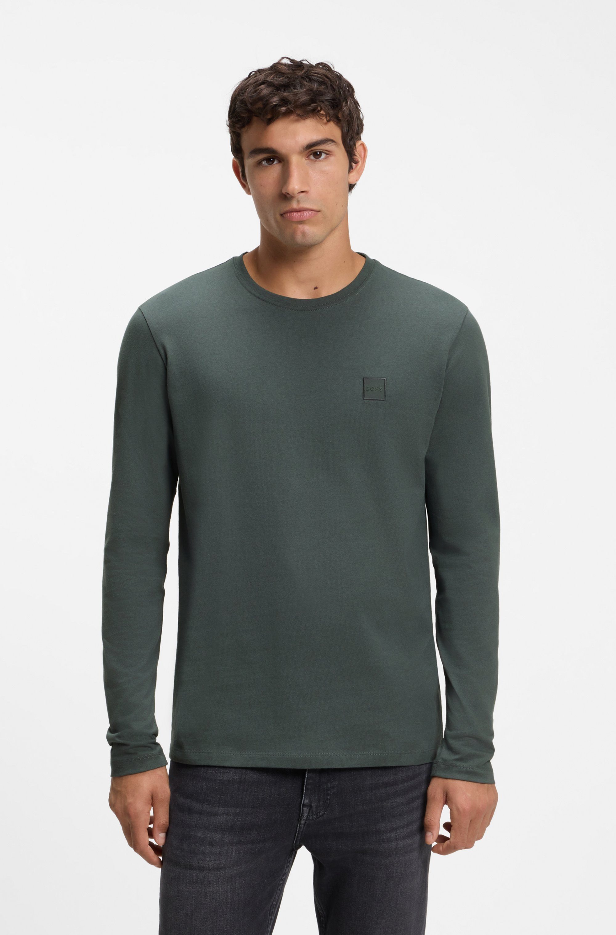 BOSS ORANGE Langarmshirt Tacks mit Markenlogo auf der Brust