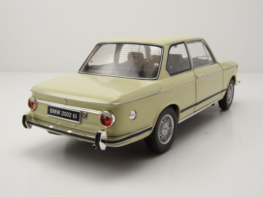 Kyosho Modellauto BMW 2002 Tii 1972 beige, Maßstab 1:18