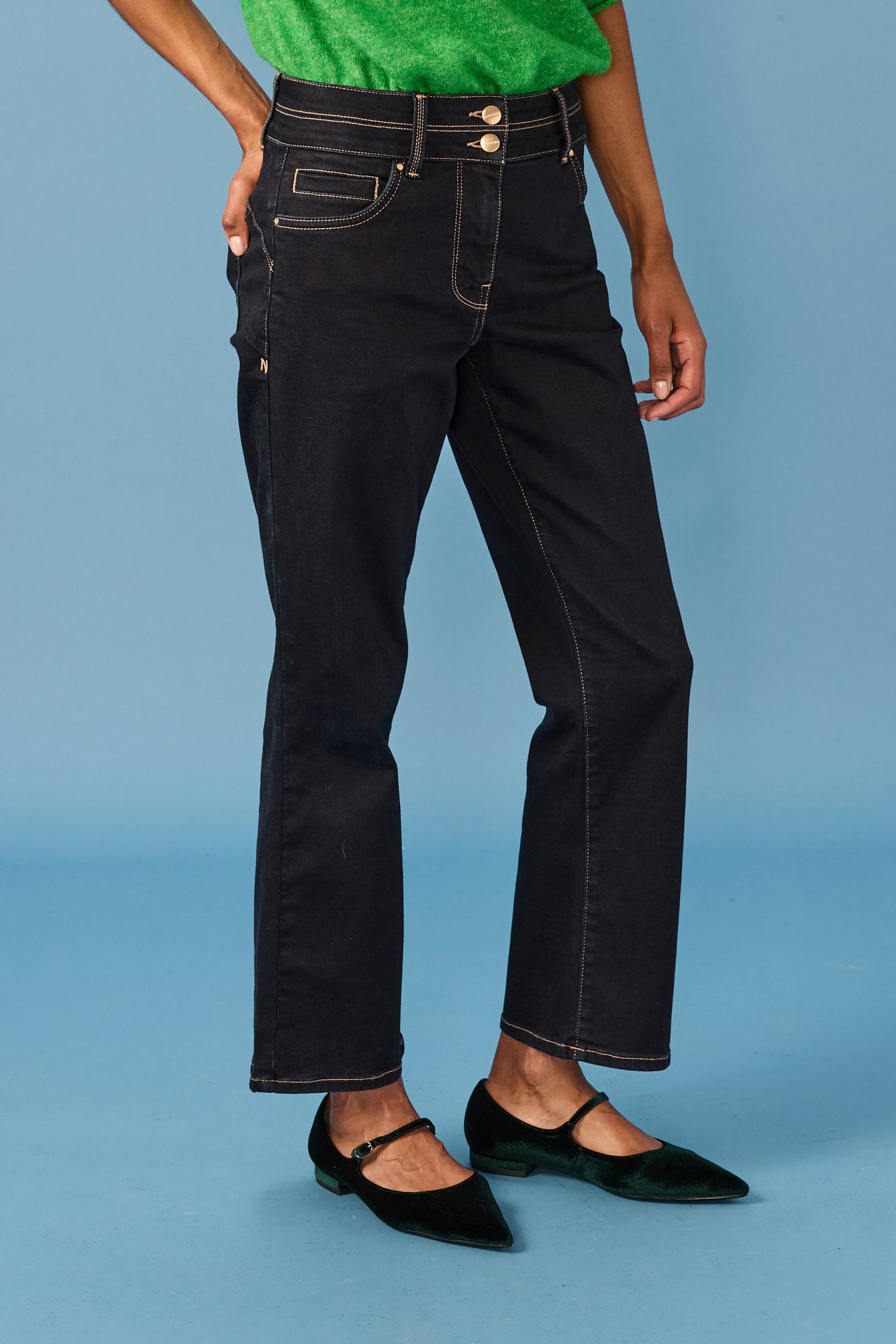 Next Push-up-Jeans Lift, Slim And Shape Bootcut Jeans, Kurzgröße (1-tlg)