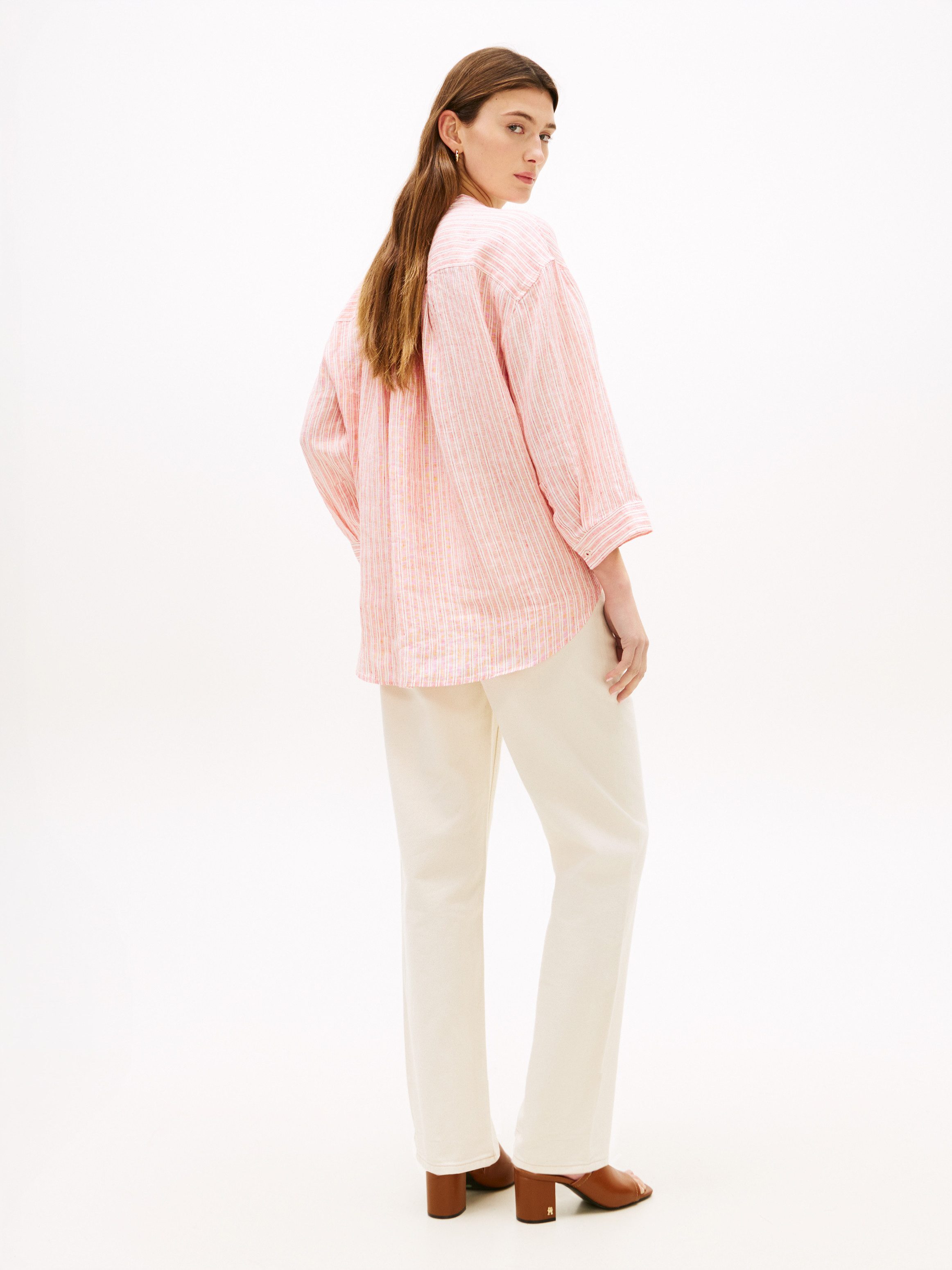 Tommy Hilfiger Shirtbluse ESS LINEN COLLARLESS SHIRT mit Logo-Stickerei – Bild 5 von 5