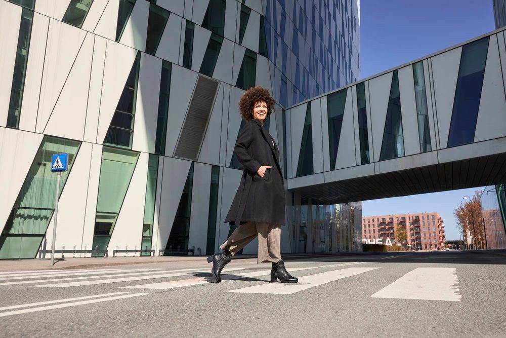 Rieker Stiefelette Businessstiefelette, Blockabsatz, Boots in schmler Form