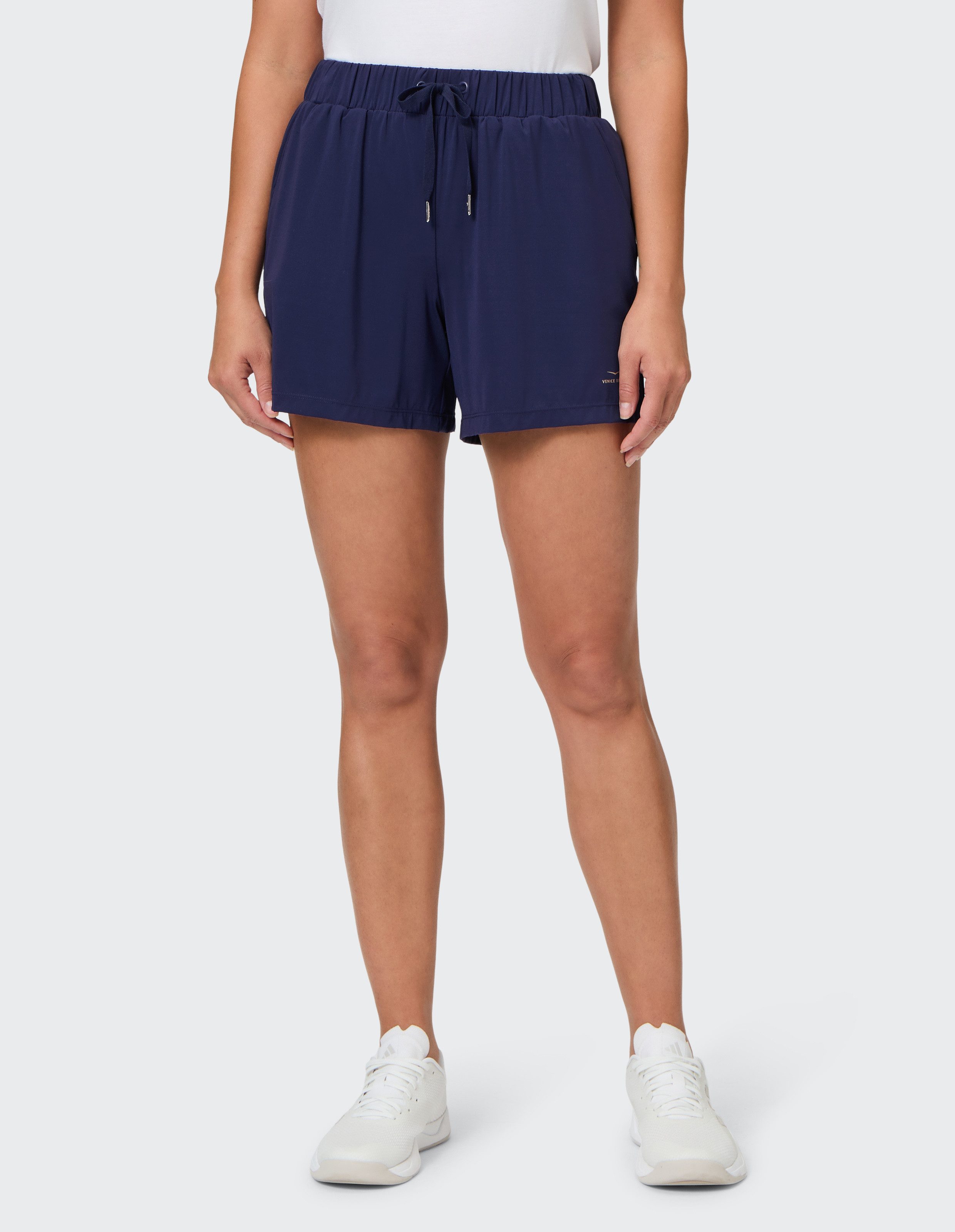 Venice Beach Funktionsshorts TILLY mit Eingrifftaschen, aus elastischem Material, schmale Beinform