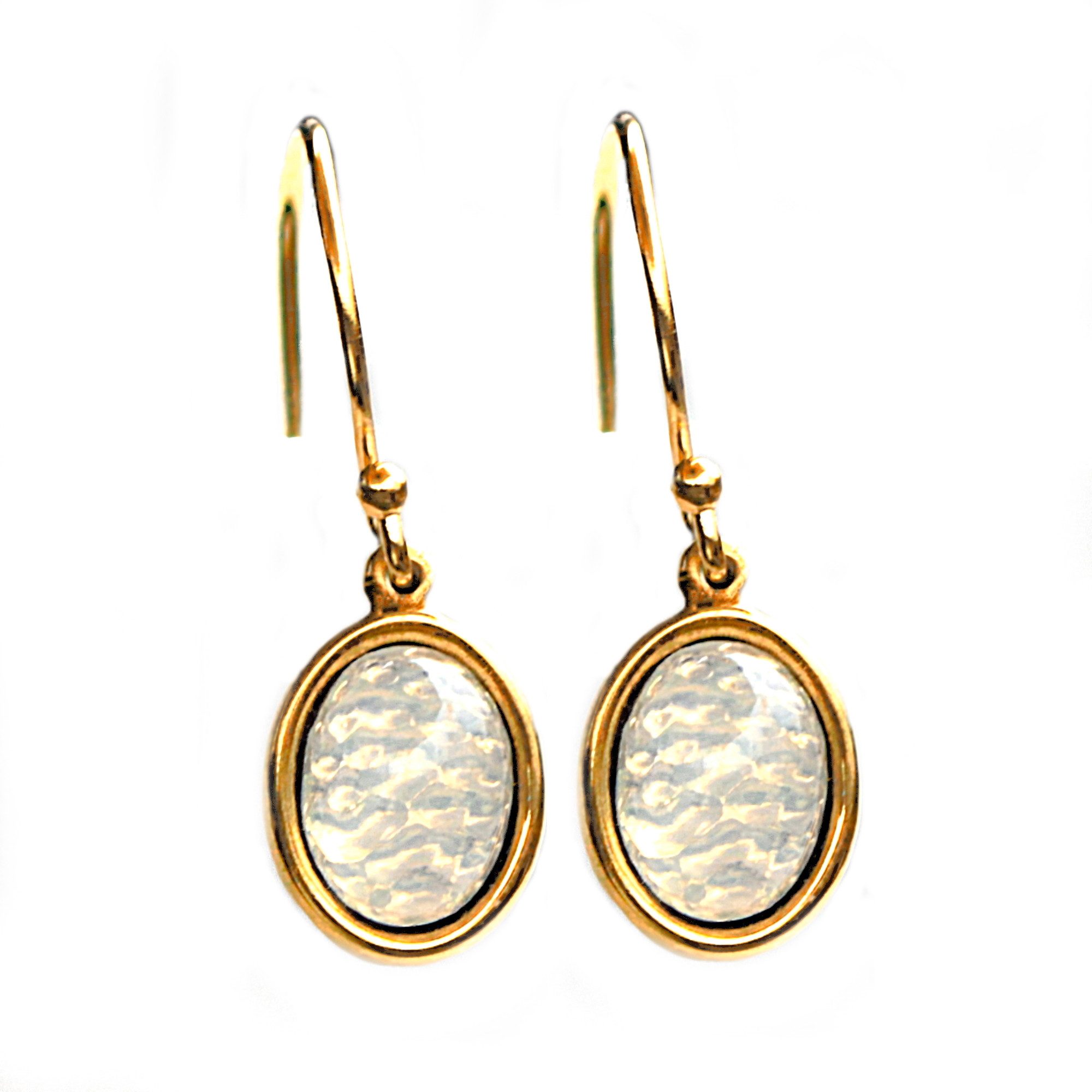 Villa Sorgenfrei Schmuckmanufaktur Paar Ohrhaken Ohrringe mit seltenen vintage Opal Steinen. 925 Silber vergoldet