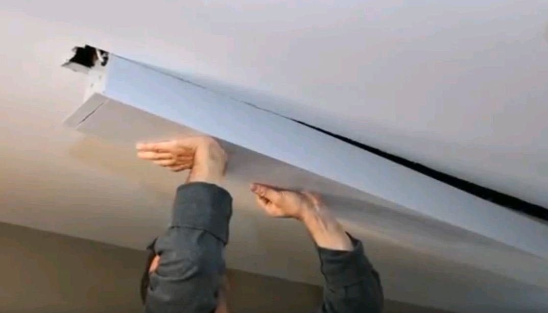 ELITE SCREENS EVANESCE TAB TENSION - DECKENEINBAU MOTORLEINWAND Motorleinwand (Weiß / 16:9 / 186 x 105 (Vorlauf 50cm)-CineWhite)