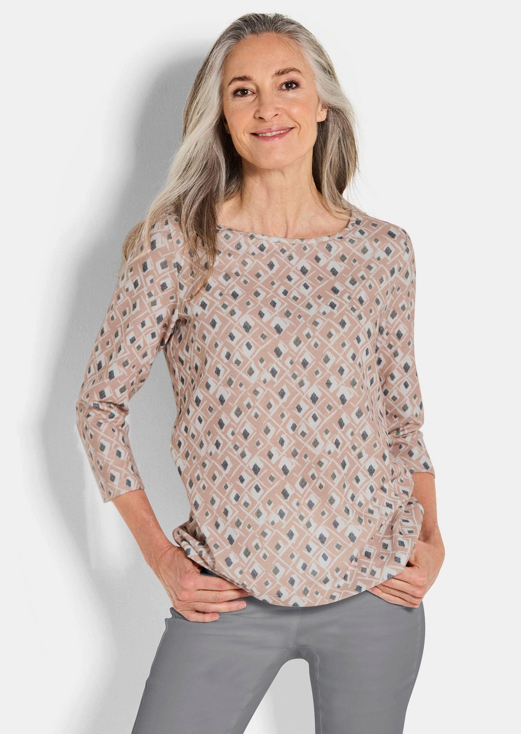 Print-Shirt Halbarm Viskoseshirt im Allover-Design
