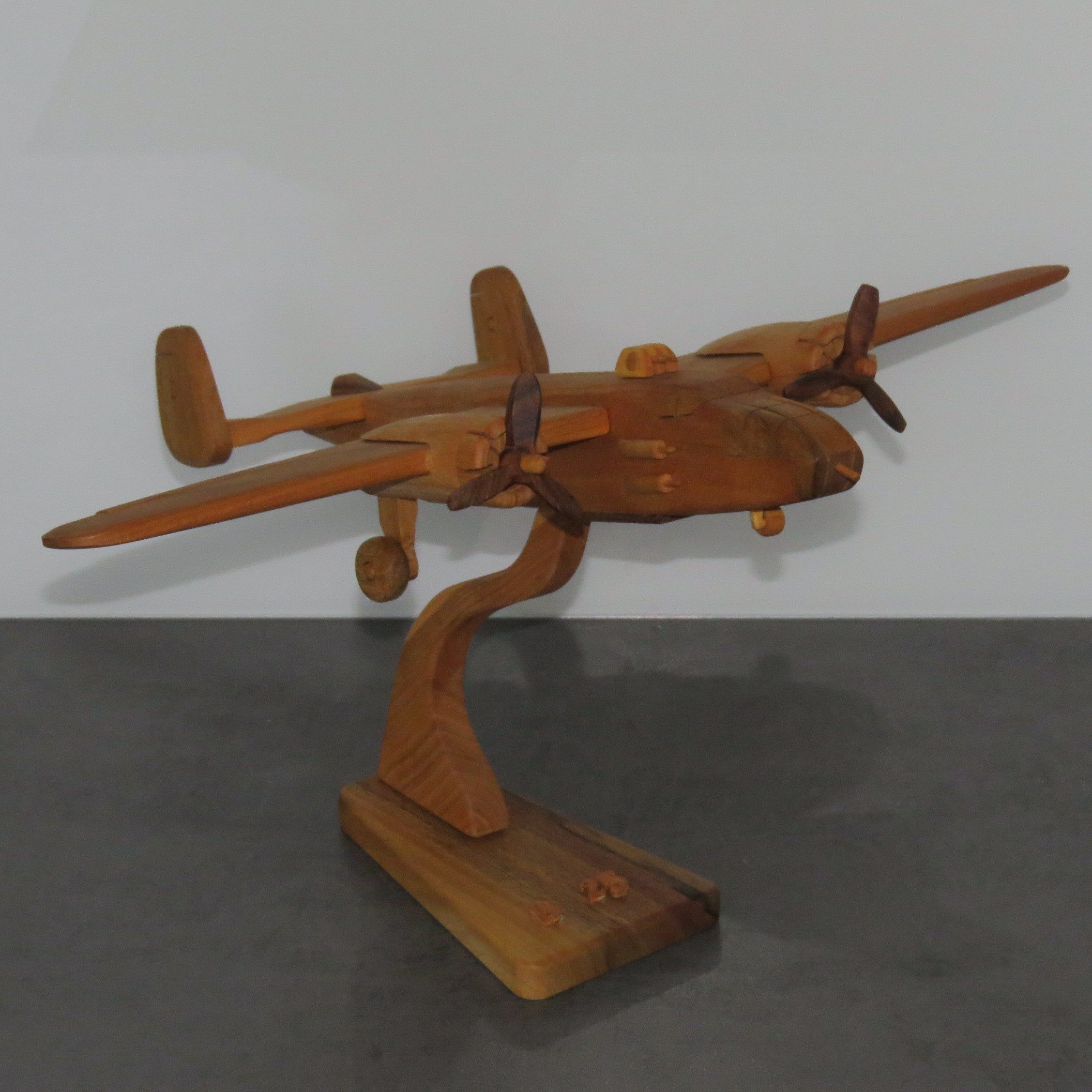 Holzprodukte Modellflugzeug Oldtimer Flugzeug Flieger Bomber mit Ständer HANDARBEIT NEU Holz