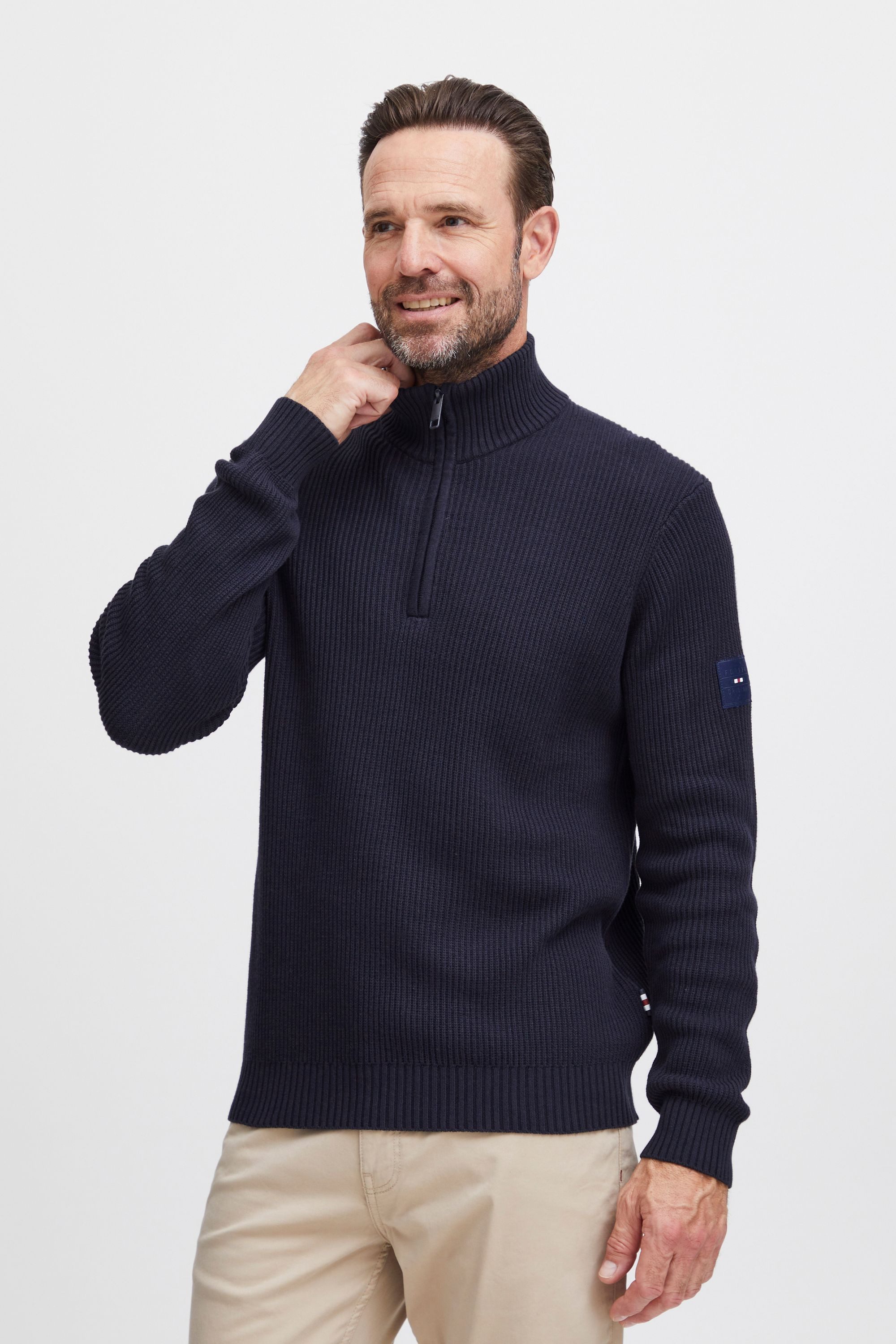 FQ1924 Strickpullover FQKyle Modischer Strickpullover mit Troyer Kragen