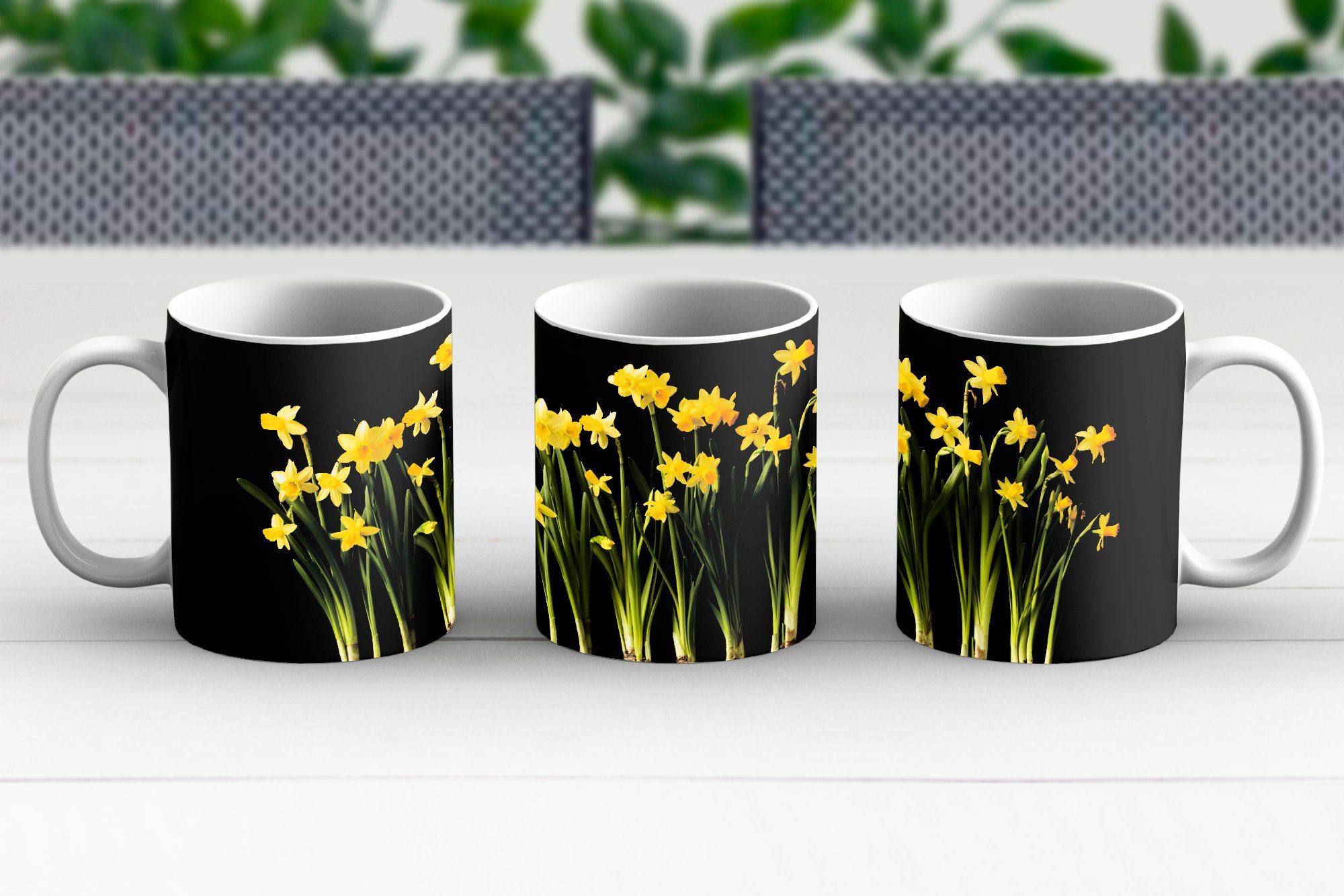 Zwiebeln Teetasse, Hintergrund, schwarzem Keramik, auf Mehrere Teetasse, Tasse Geschenk Narzissen MuchoWow mit Becher, Kaffeetassen,