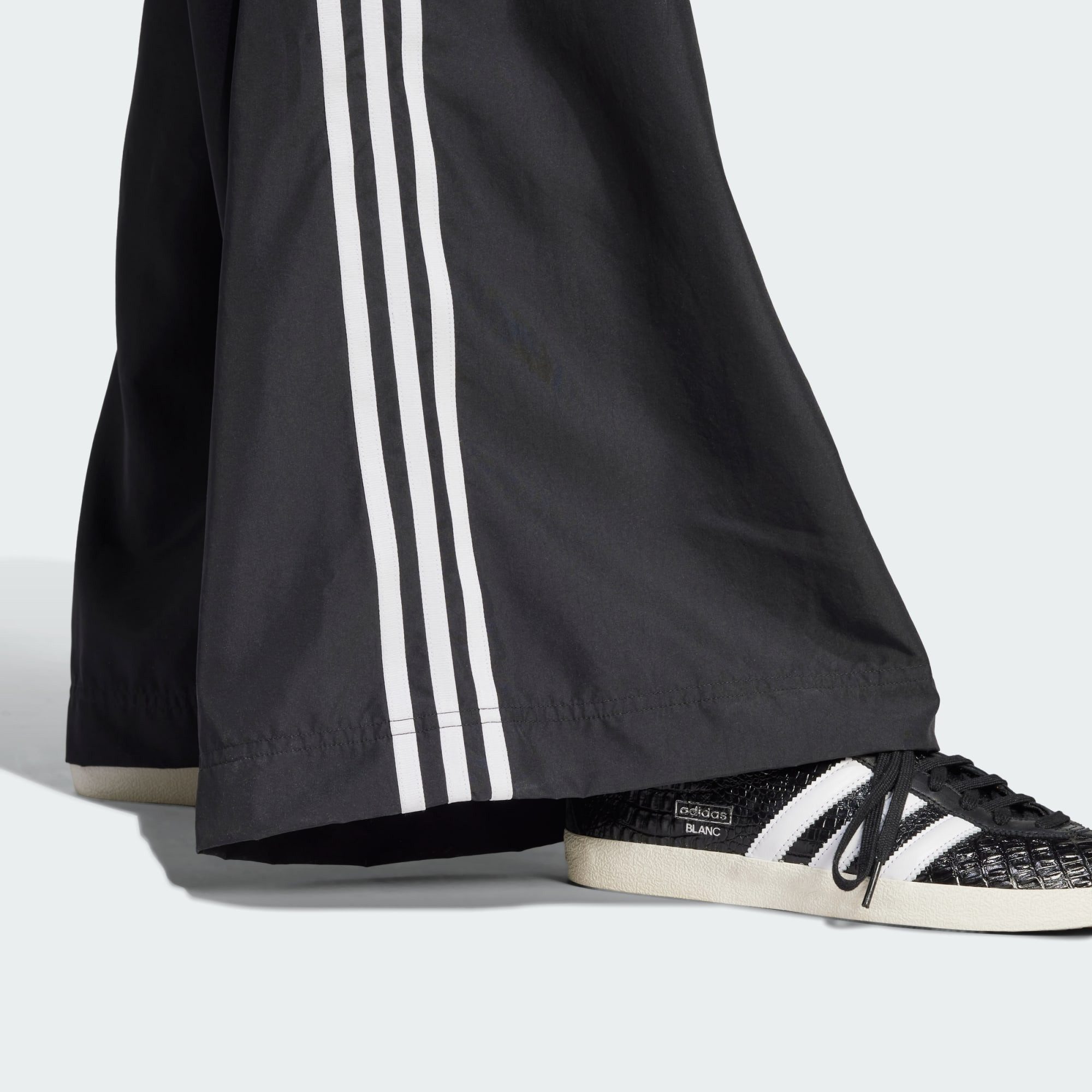 adidas Originals Jogginghose ADICOLOR FIREBIRD OVERSIZED TRAININGSHOSE (1-tlg)