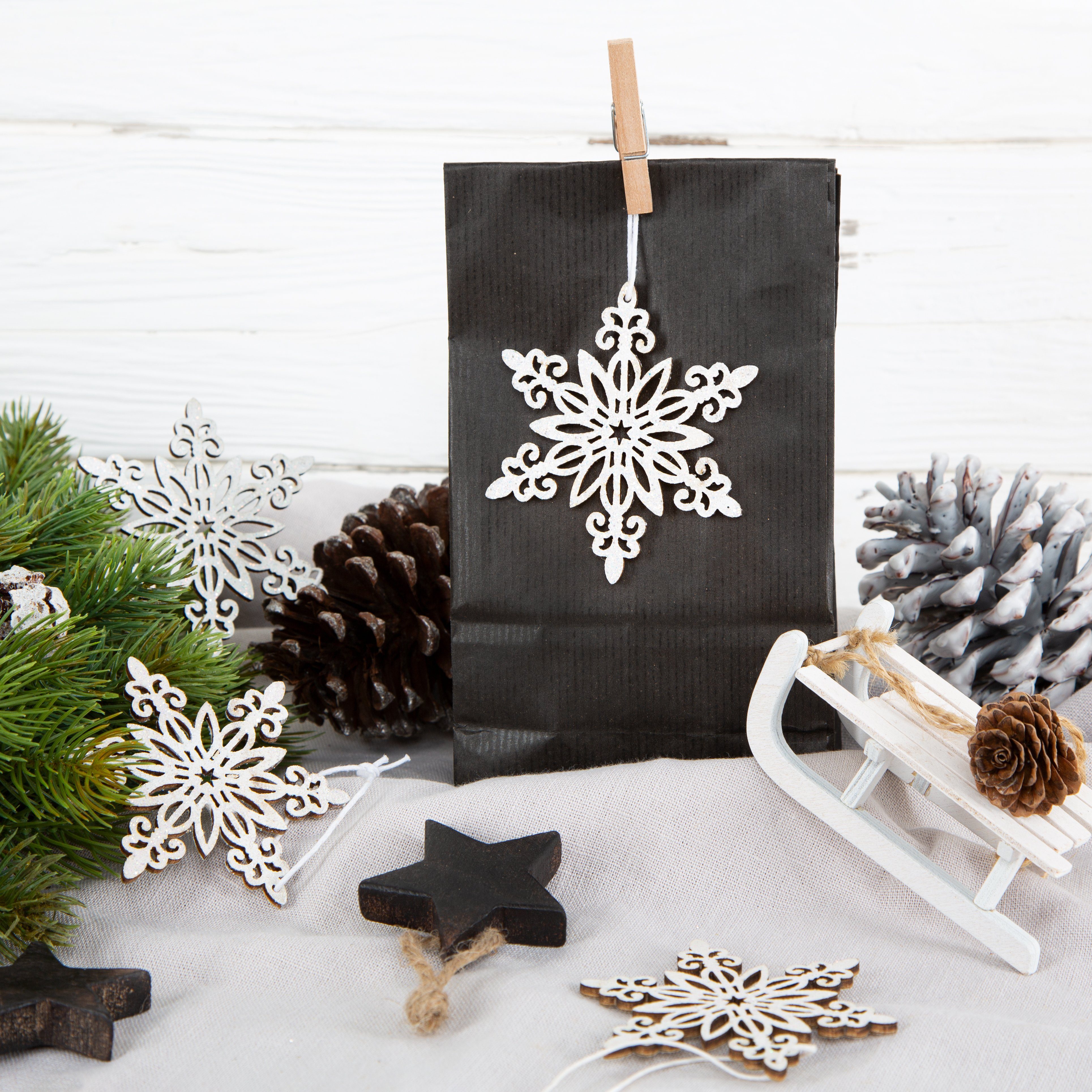 (5 Geschenk St), und Anhänger weihnachtlichen 5 Schmuck für Tannenbaum Schneeflocken Logbuch-Verlag Weihnachtsanhänger als den Baumbehang Holz