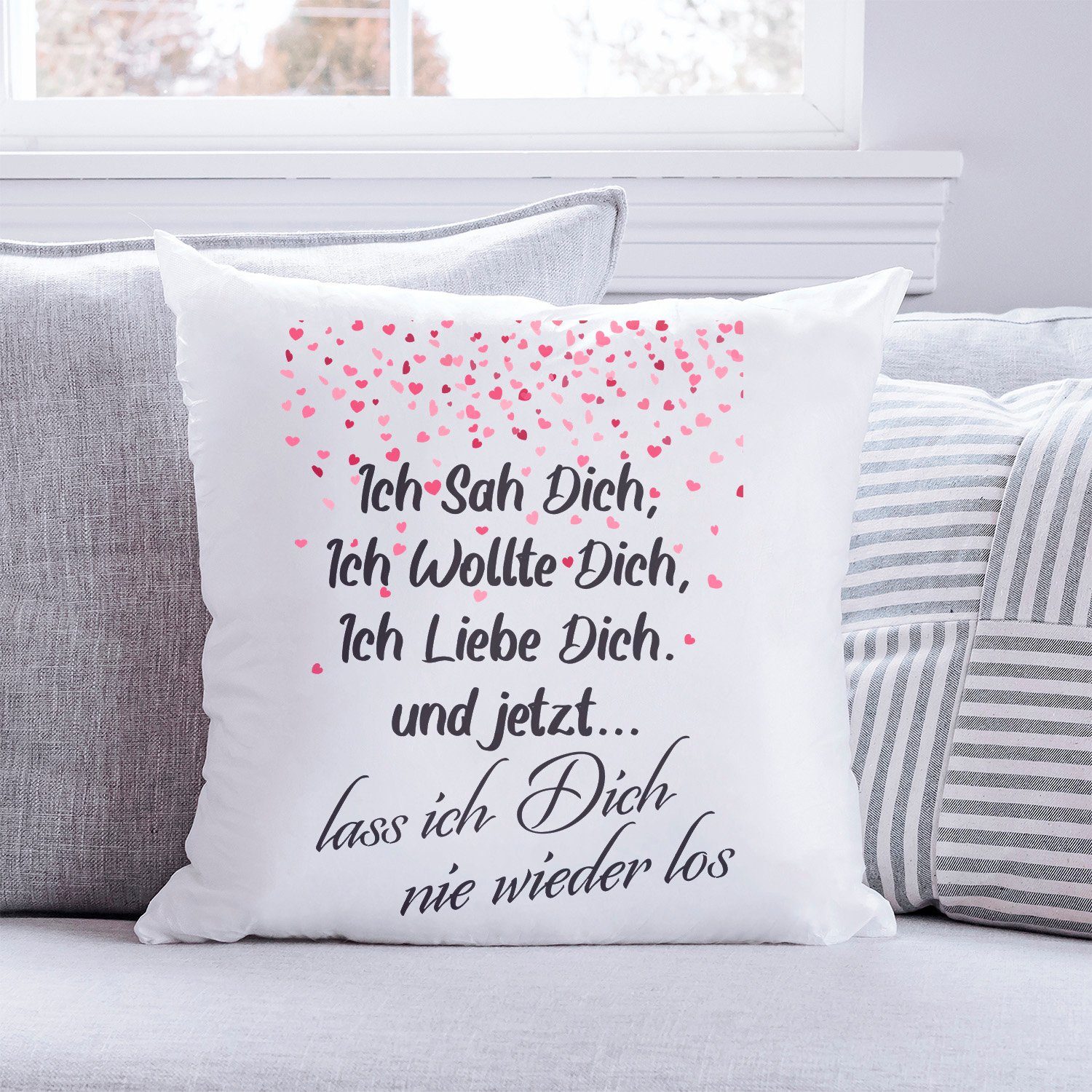 GRAVURZEILE Zierkissen mit Spruch - Ich sah Dich, Ich wollte Dich, Ich Liebe Dich - Geschenk