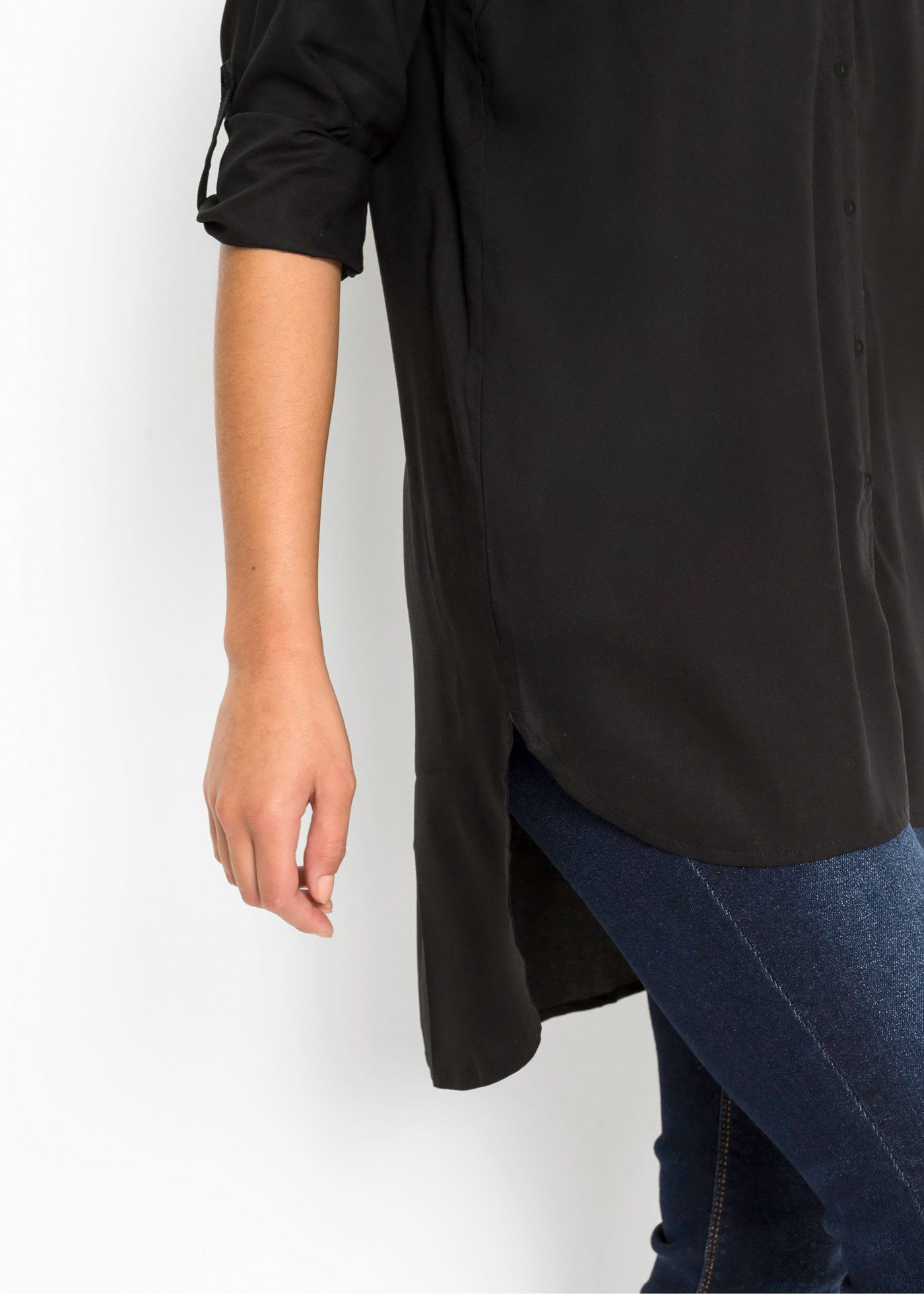 bonprix Langarmbluse bequeme Passform, hinten länger, aus Viskose, mit Baumwoll-Spitze