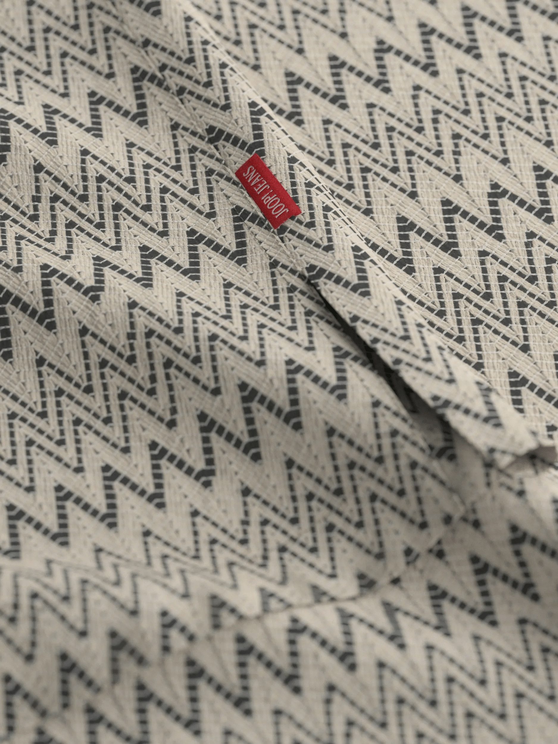 Joop Jeans Kurzarmhemd Hanau mit durchgehendem Zickzack-Muster – Bild 4 von 5