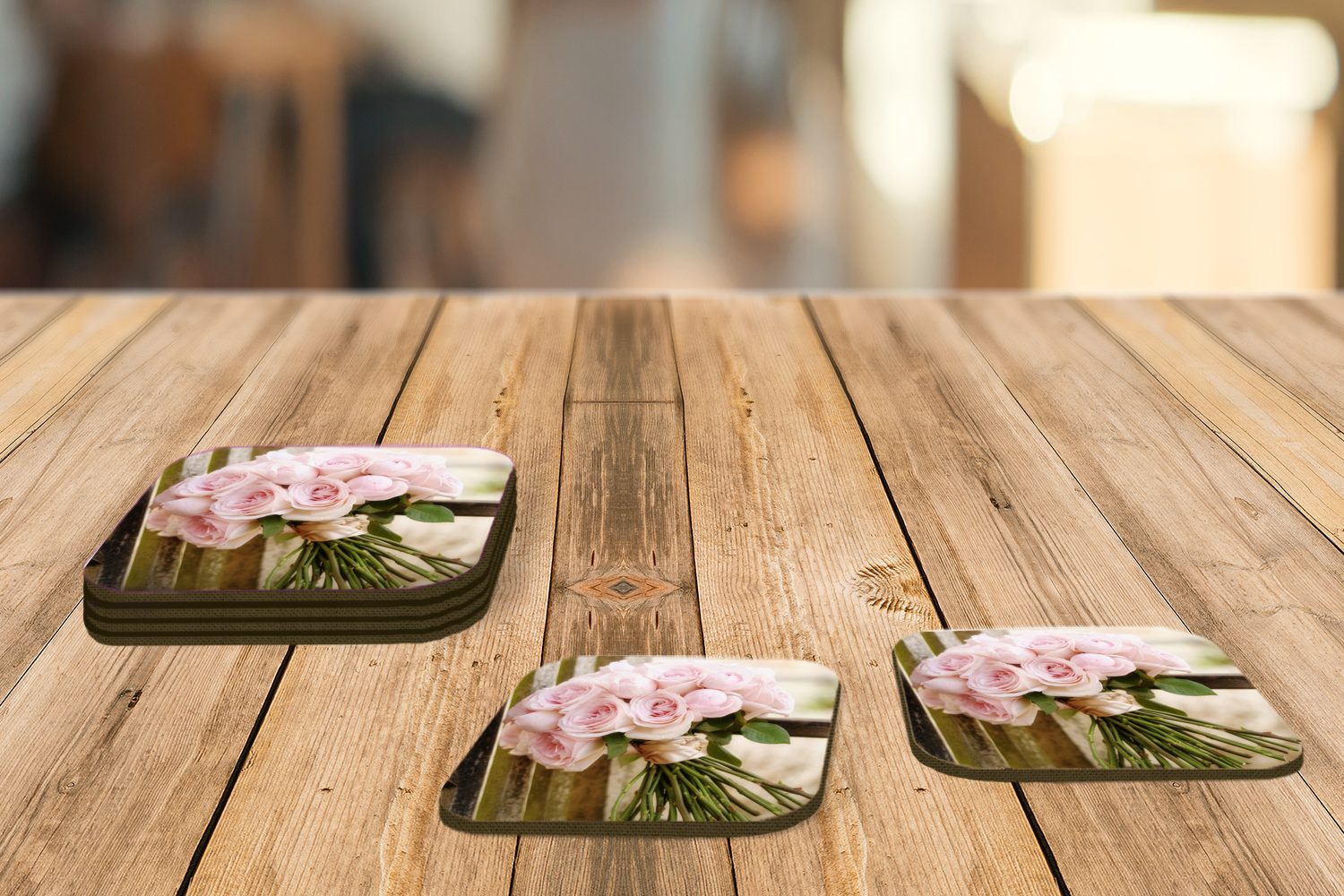 MuchoWow Blumenstrauß rosa für Ein Gläser, Korkuntersetzer, Tasse aus Glasuntersetzer Tischuntersetzer, Holzbank, Zubehör auf Rosen Untersetzer, Glasuntersetzer, 6-tlg., einer