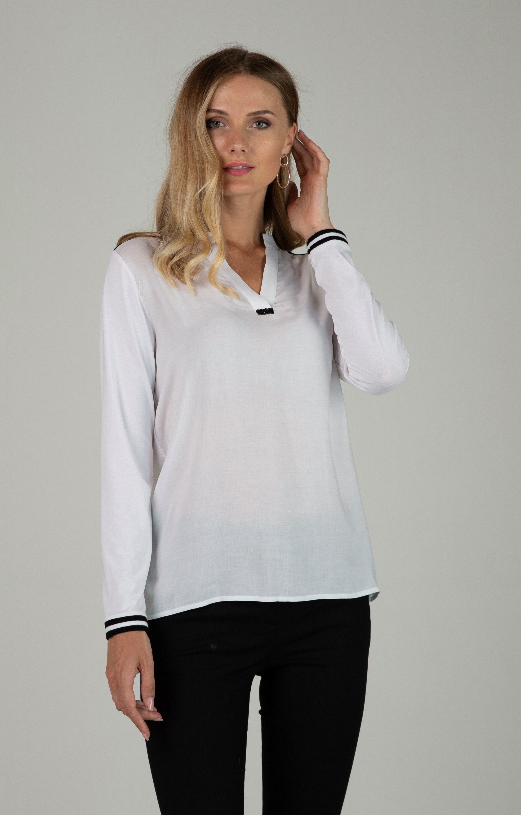 Passioni Tunika Weißes Sommershirt mit schwarzen Details und V-Ausschnitt Kontrastbündchen