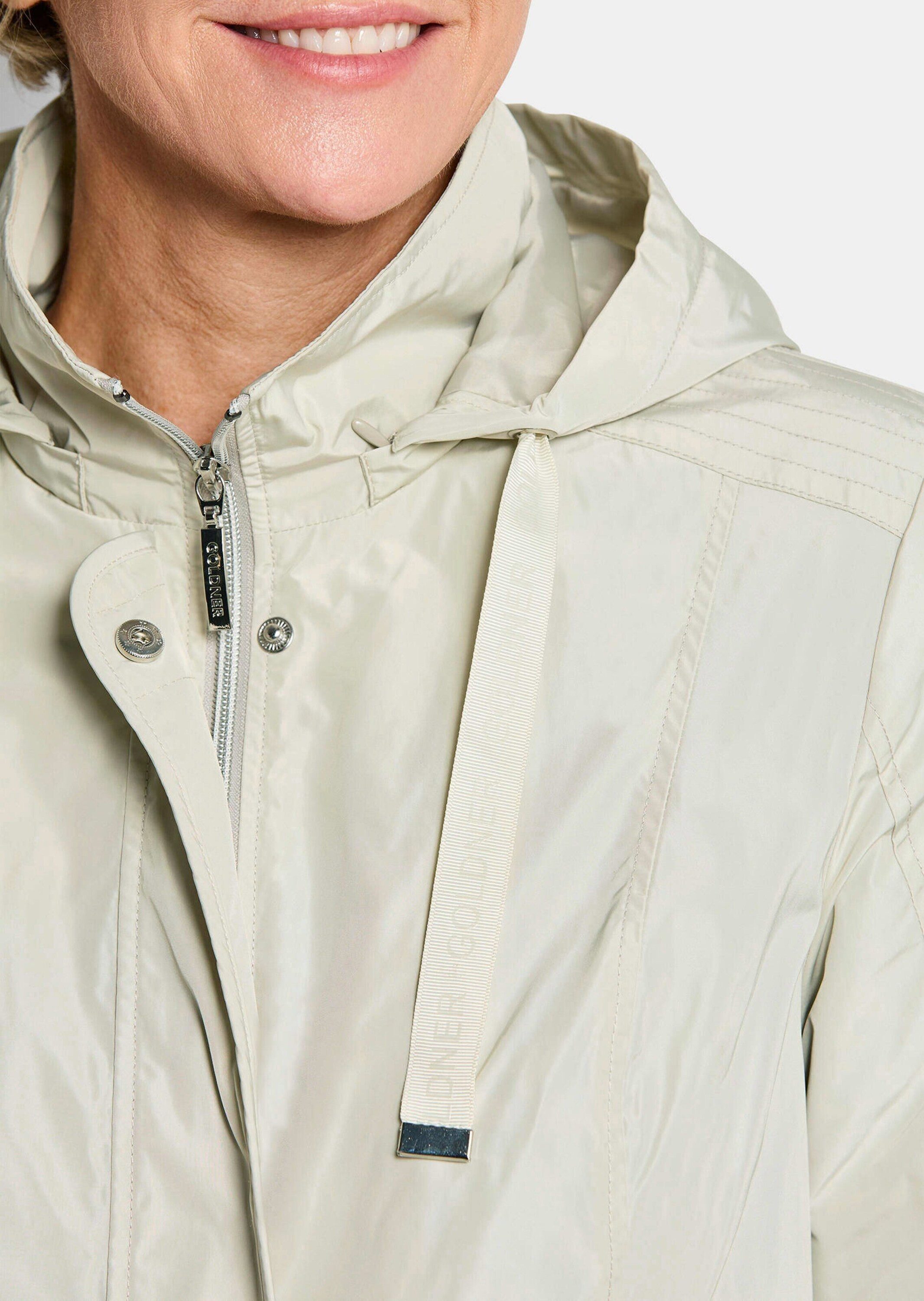 GOLDNER Outdoorjacke Outdoor-Jacke mit Kapuze Übergangsjacke mit Stehkragen, Reißverschluss, Taschen und Langarm – Bild 5 von 5