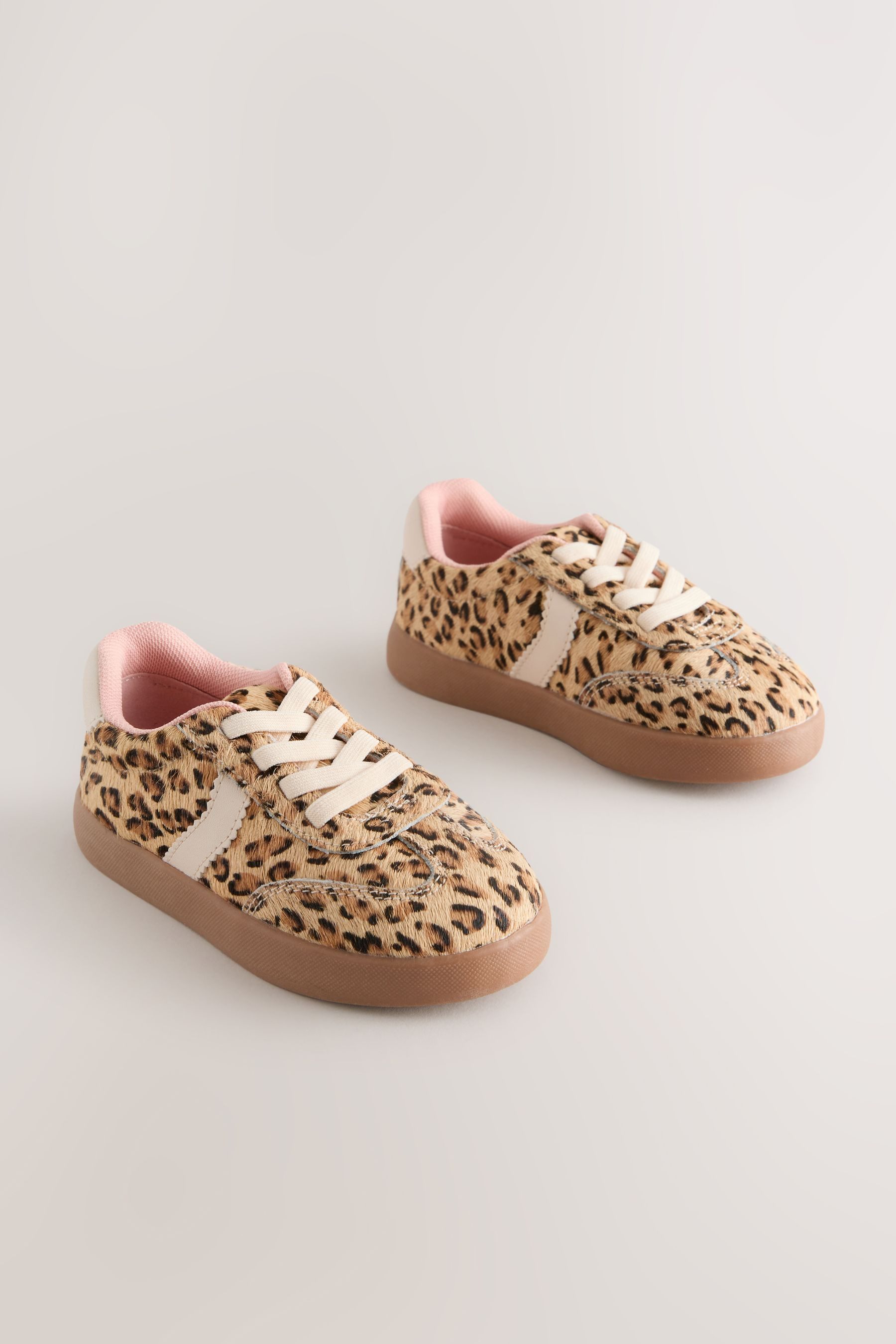 Next Sneaker mit Leoparden-Print und Elastikschnürung Sneaker (1-tlg)