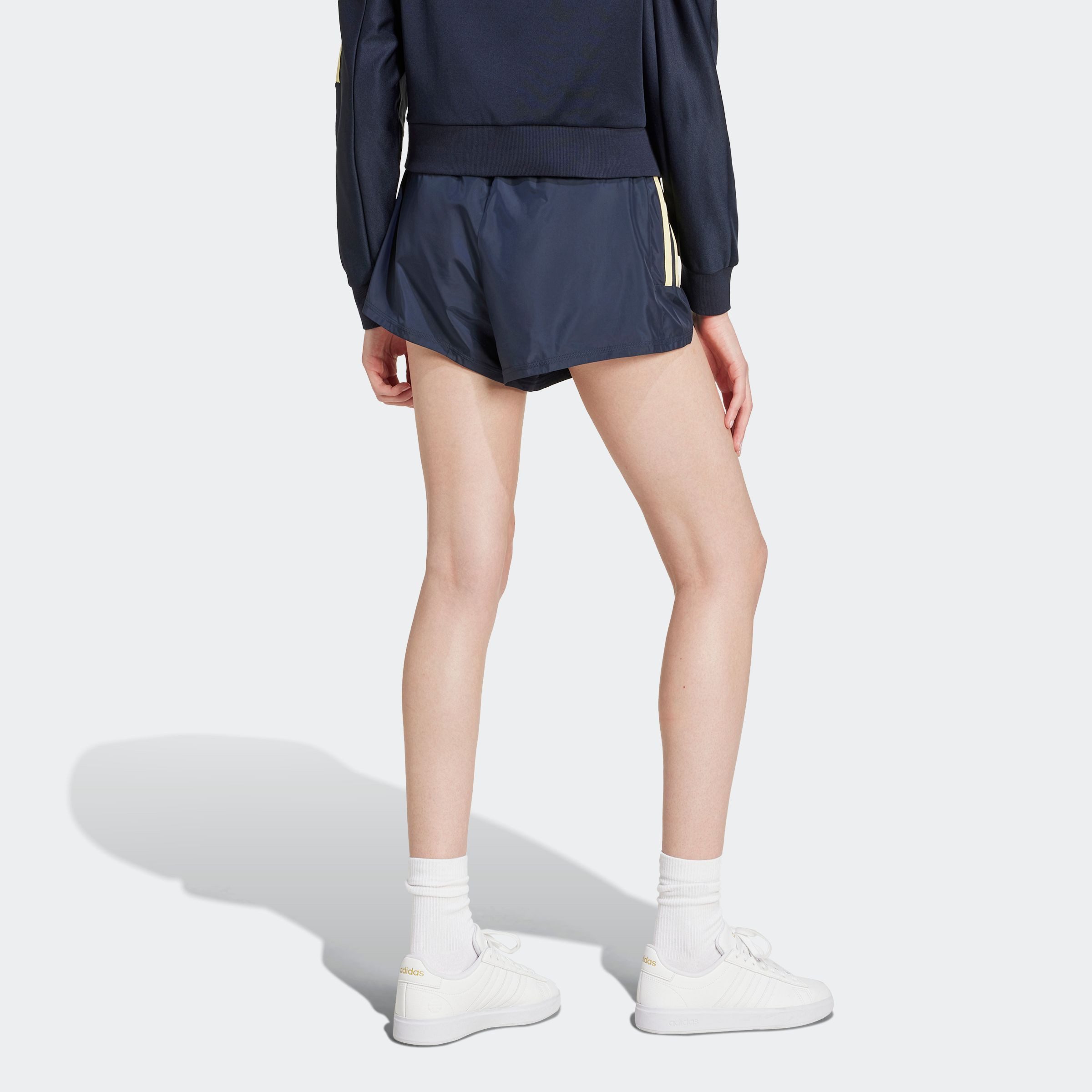 adidas Sportswear Shorts W TIRO Q3 WV SH (1-tlg) günstig online kaufen