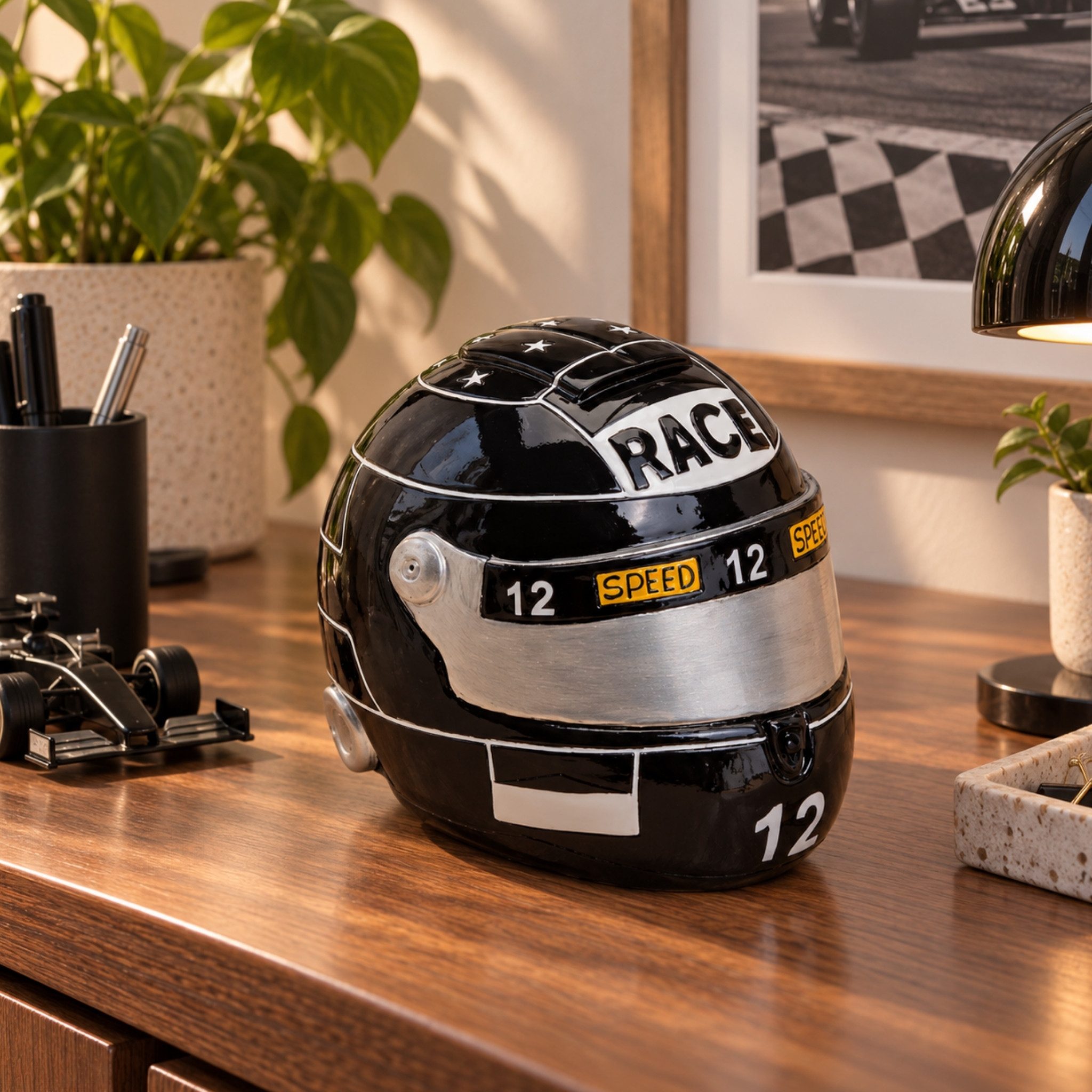 matches21 HOME & HOBBY Bilderrahmen Große Rennfahrer Helm Biker Spardose schwarz 14 cm, Robuste Polyresin Sparbüchse - Gummistopfen zum Öffnen