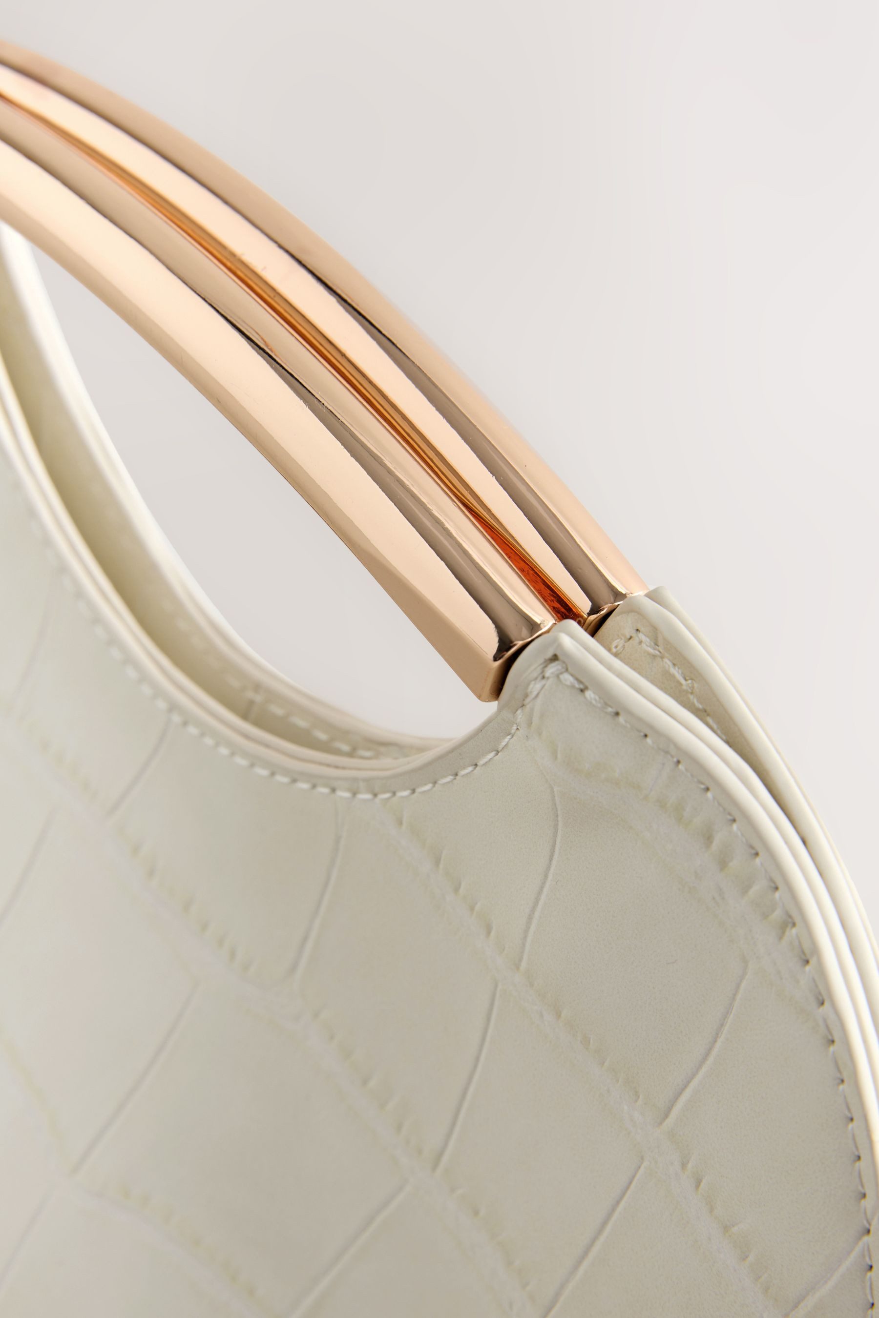 Next Clutch Tasche in Kroko-Optik mit Cut-out (1-tlg)