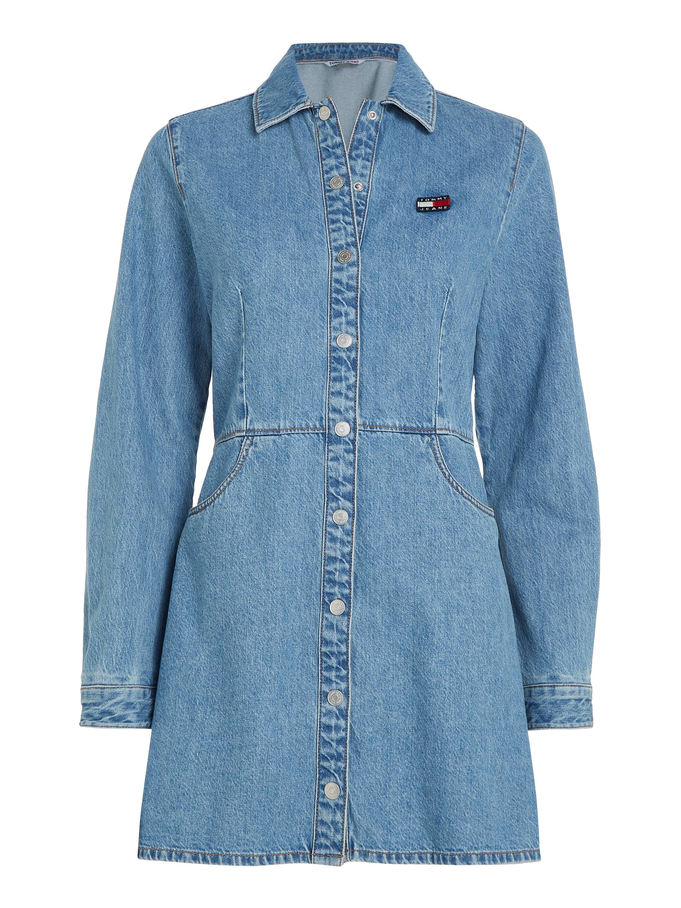 LS Kontrastband TJW BADGE dezentem DENIM Krageninneren Jeans am mit DRESS MINI Tommy Jeanskleid