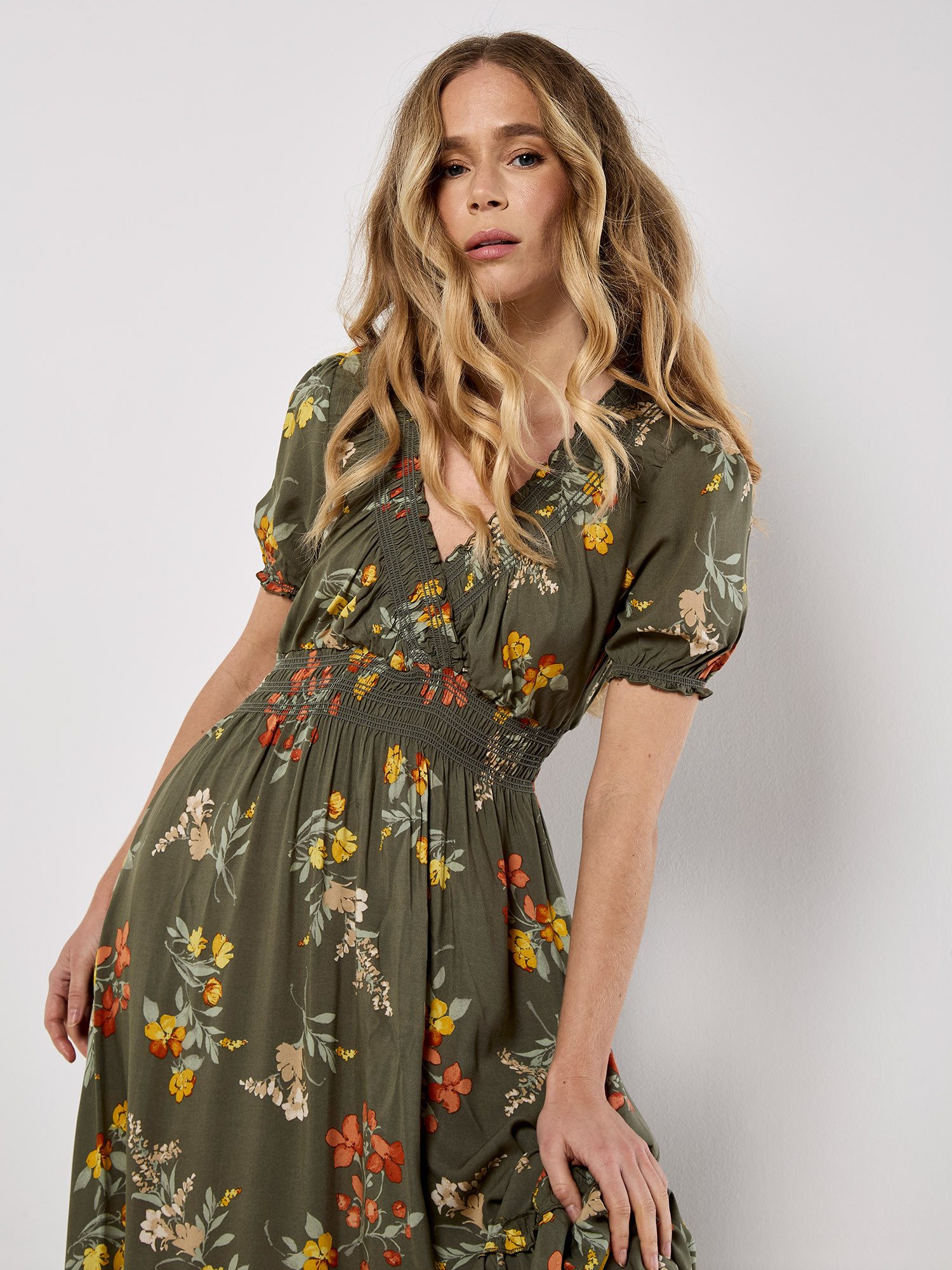 Apricot Maxikleid Maxikleid in Aquarelloptik mit Smockdetails