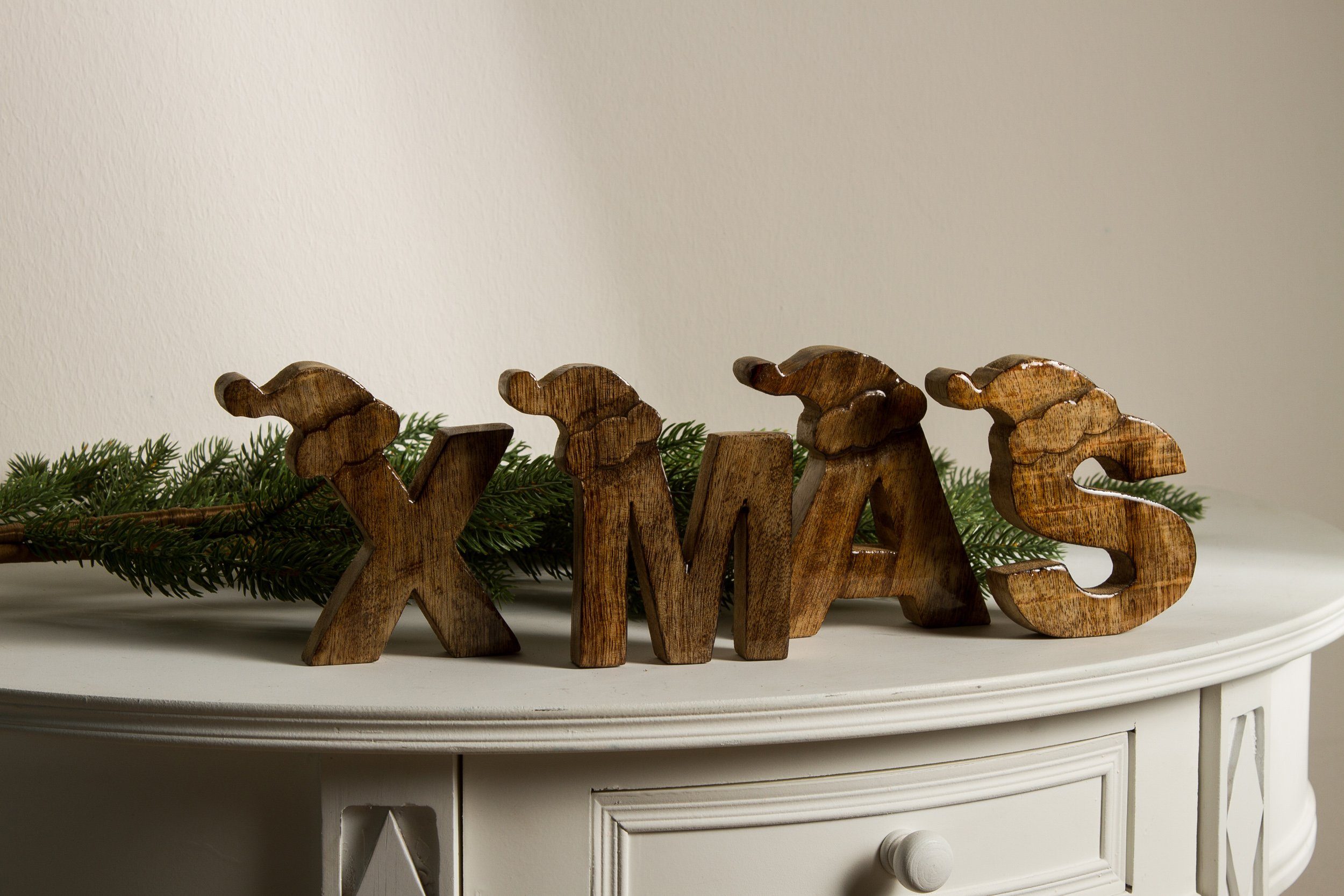 Wohnando Dekofigur Deko Set XMAS Buchstaben aus Holz mit Mützen, Weihnachtsgruß
