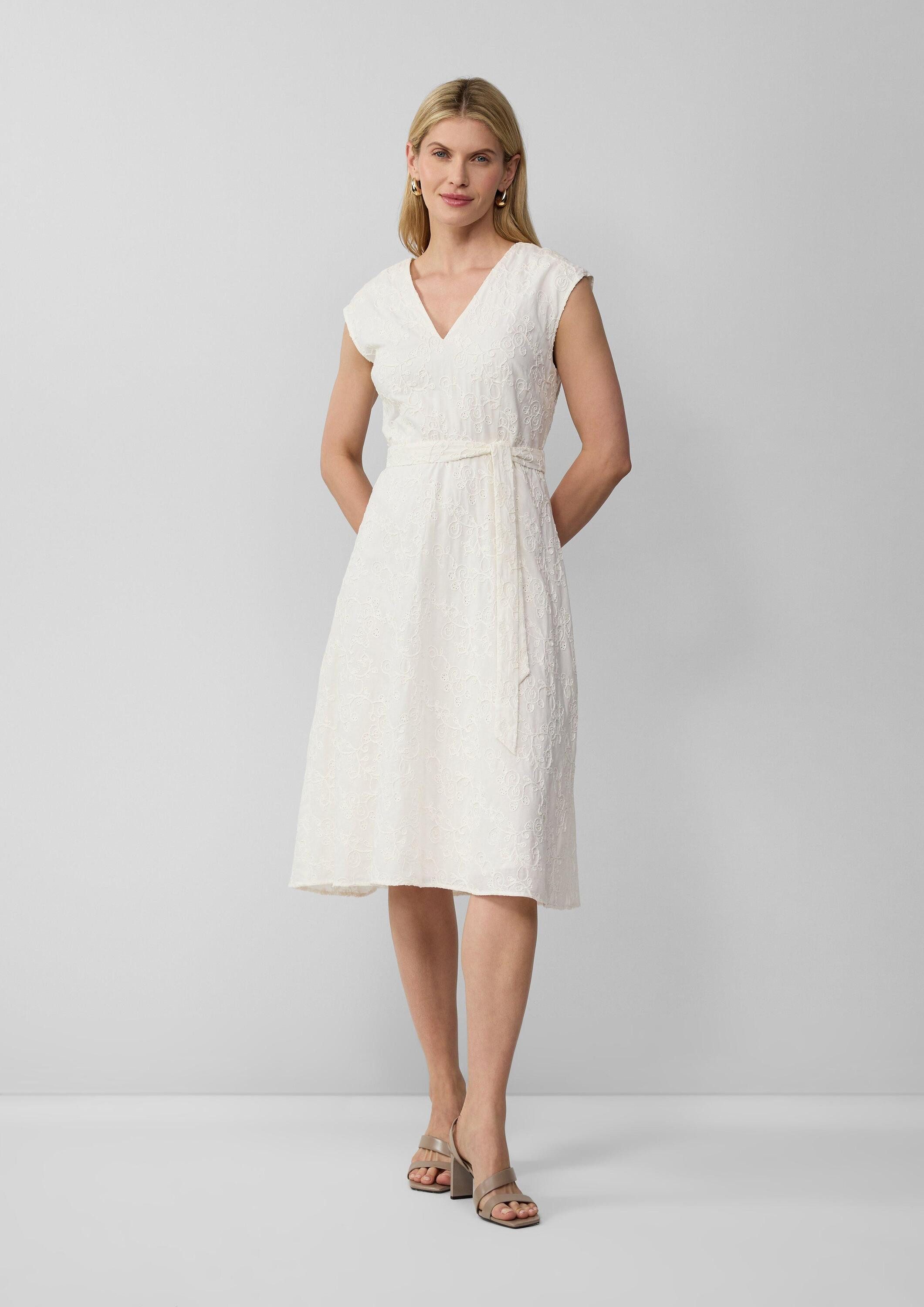 s.Oliver Minikleid Kleid Baumwollkleid mit Stickereien und V-Ausschnitt günstig online kaufen