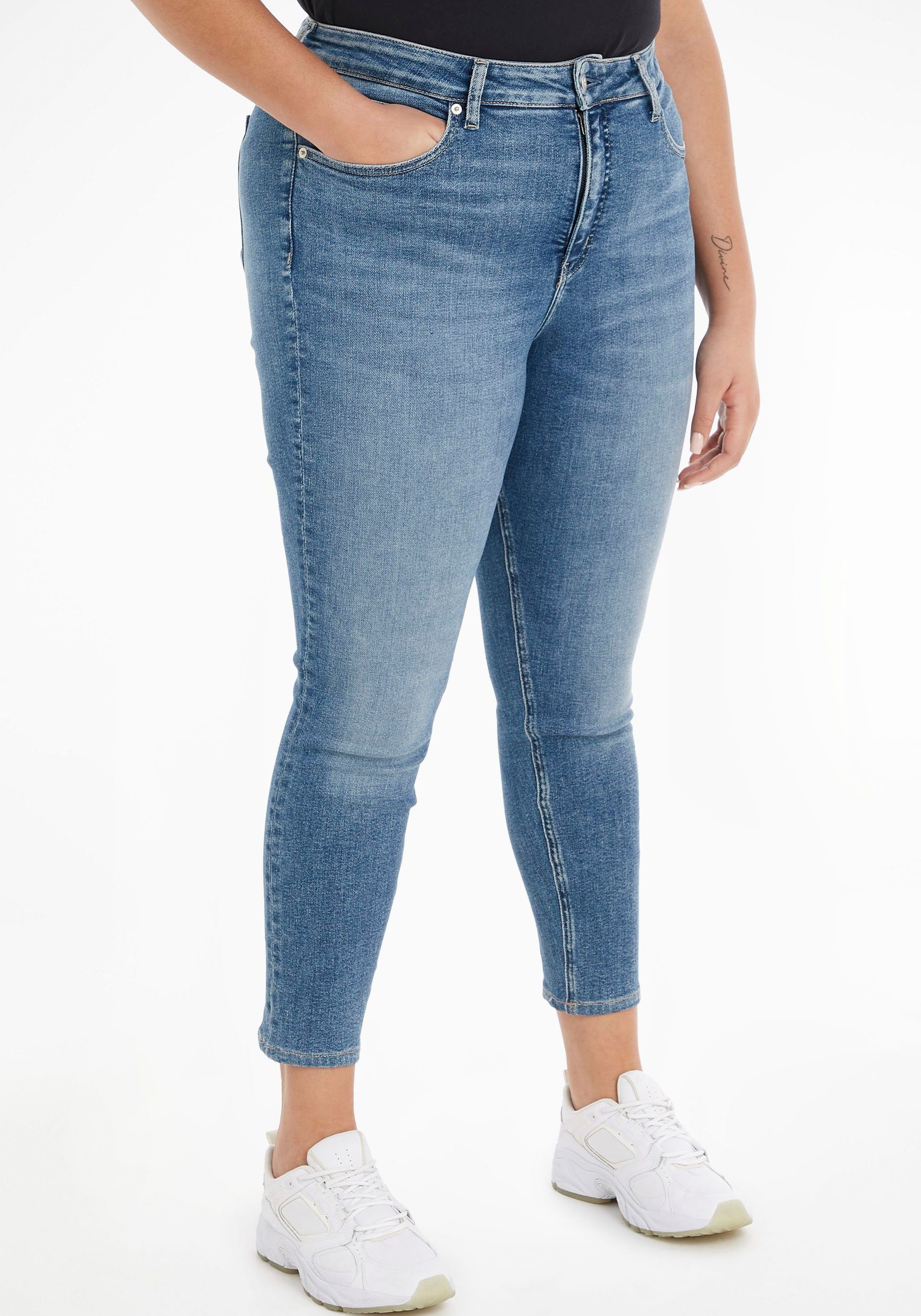 HIGH Skinny-fit-Jeans PLUS Jeans wird Calvin in angeboten Klein Jeans Weiten SKINNY Plus RISE ANKLE