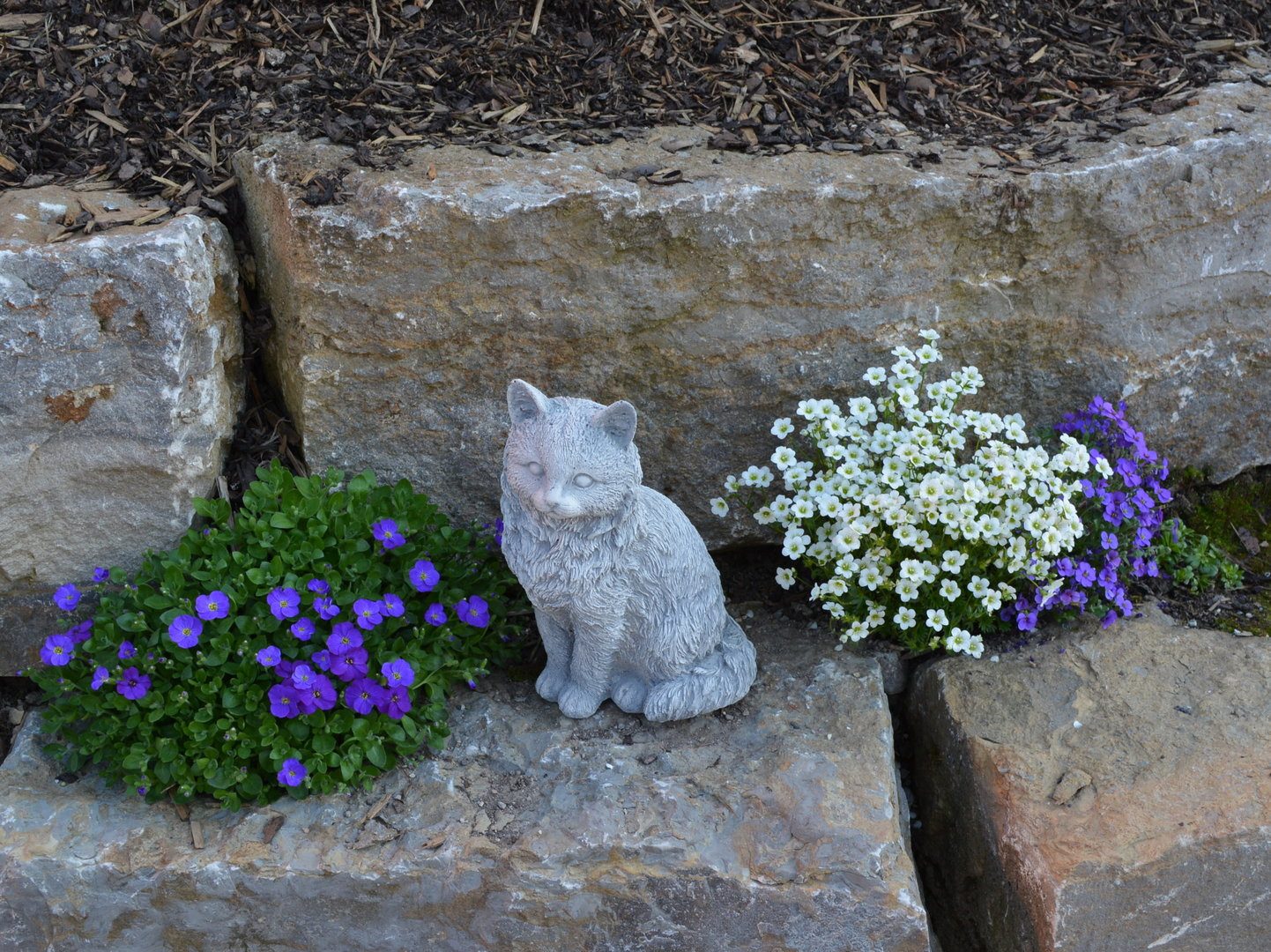 gartendekoparadies.de Gartenfigur Niedliche Katze, H. 26 günstig online kaufen