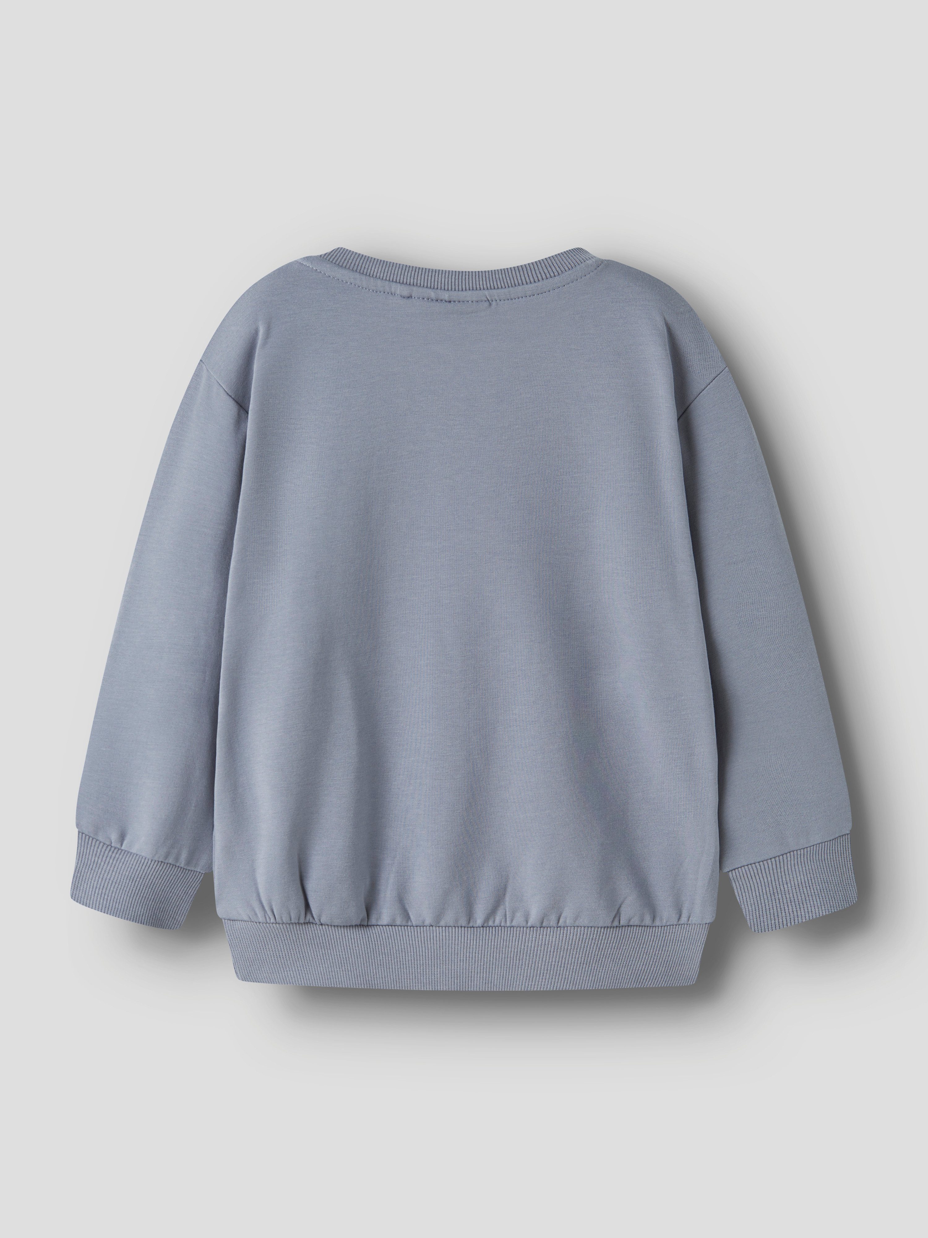 Name It Sweatshirt NMMVUGO LS NREG SWEAT BRU Baumwolle mit Stretch, Kängurutasche, regular fit – Bild 2 von 3