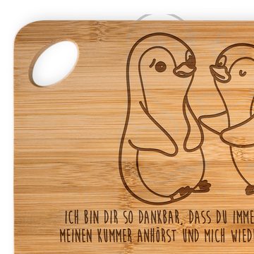 Mr. & Mrs. Panda Servierbrett Pinguine trösten - Transparent - Geschenk, Holzbrettchen, Brett, Jahr, Bambus, (1-St), Nachhaltiges Material