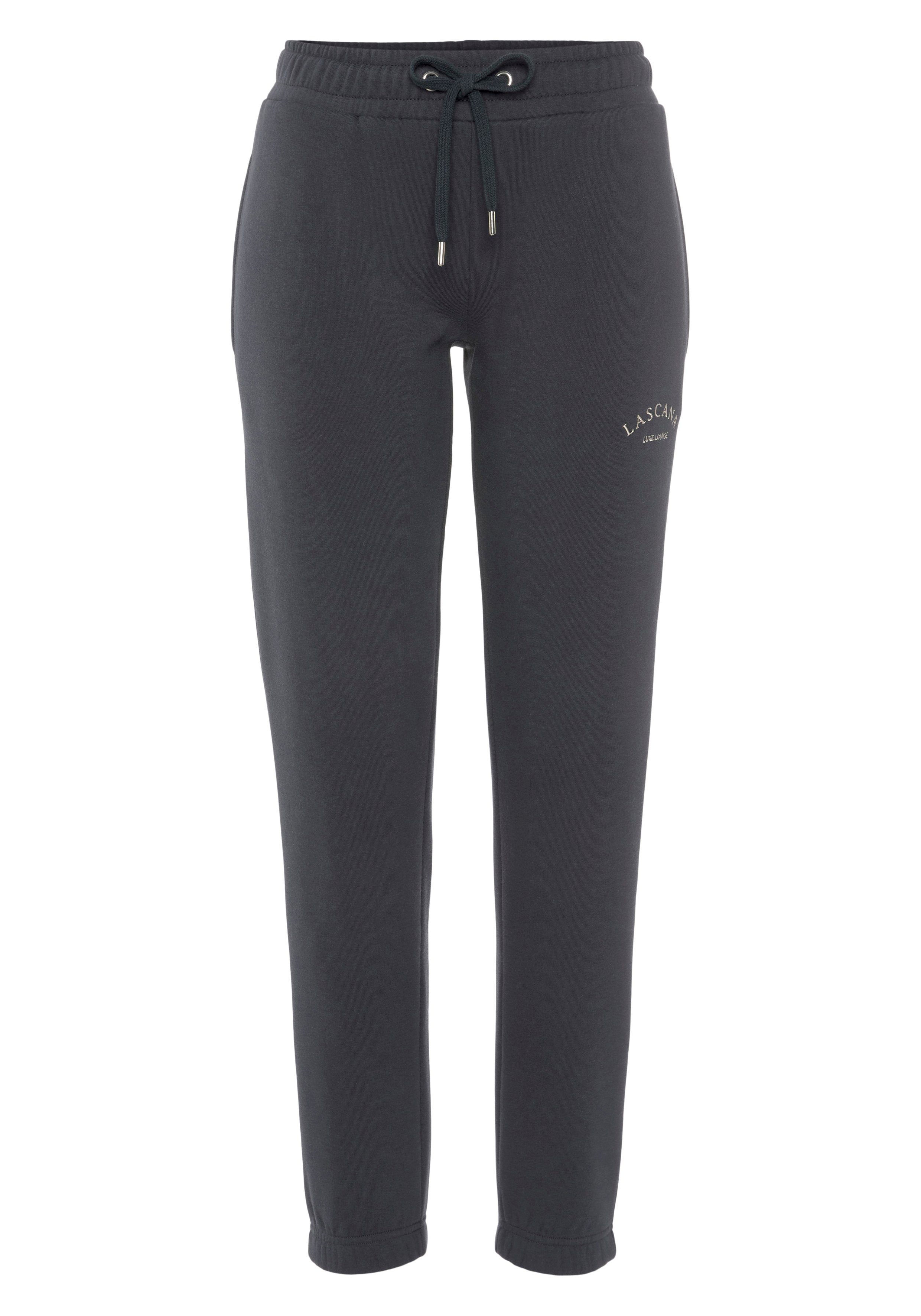 LASCANA Sweathose Loungehose mit seitlichen Taschen und Logostickerei, Loun günstig online kaufen