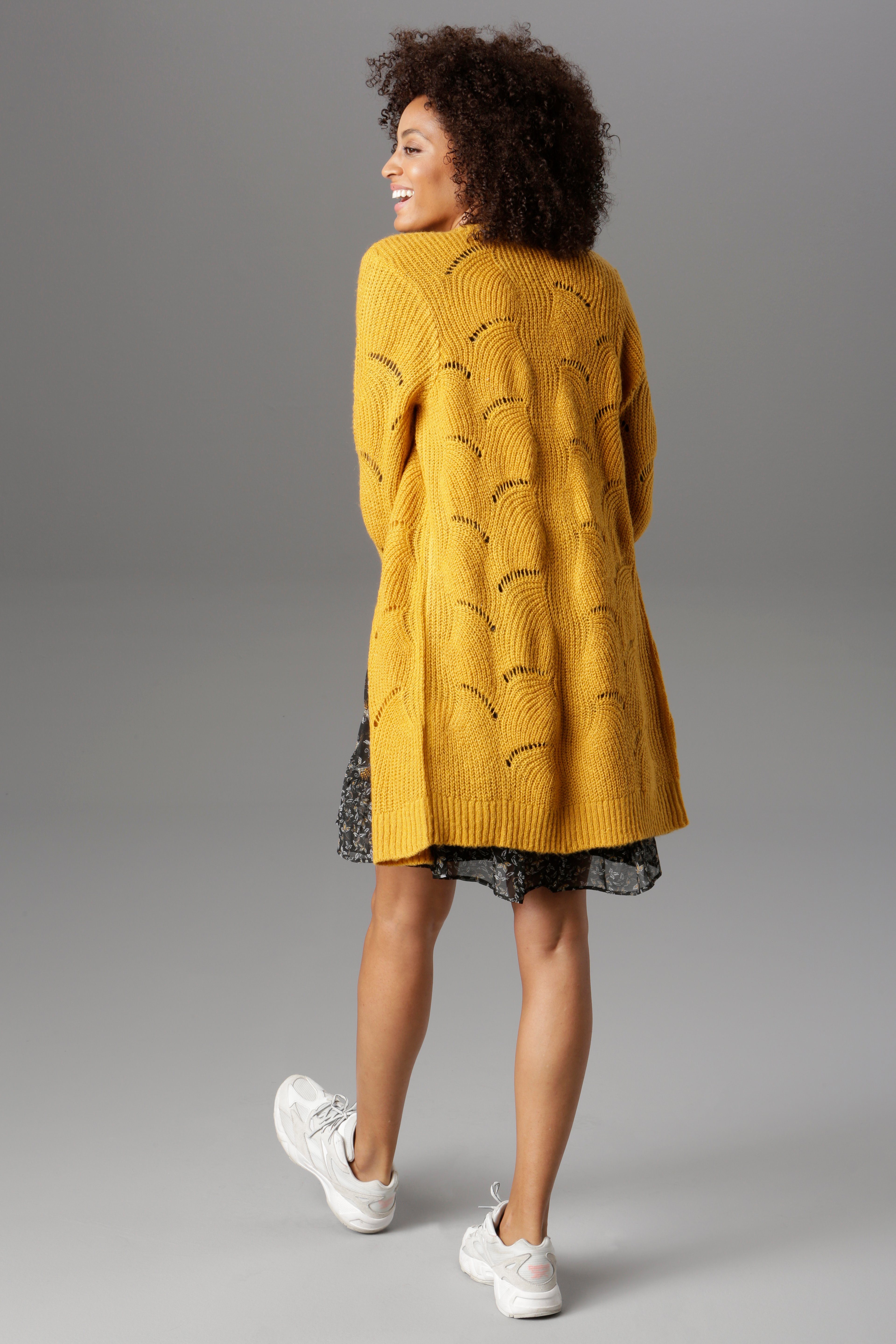 Aniston SELECTED Longstrickjacke, mit Lochstrick-Muster günstig online kaufen