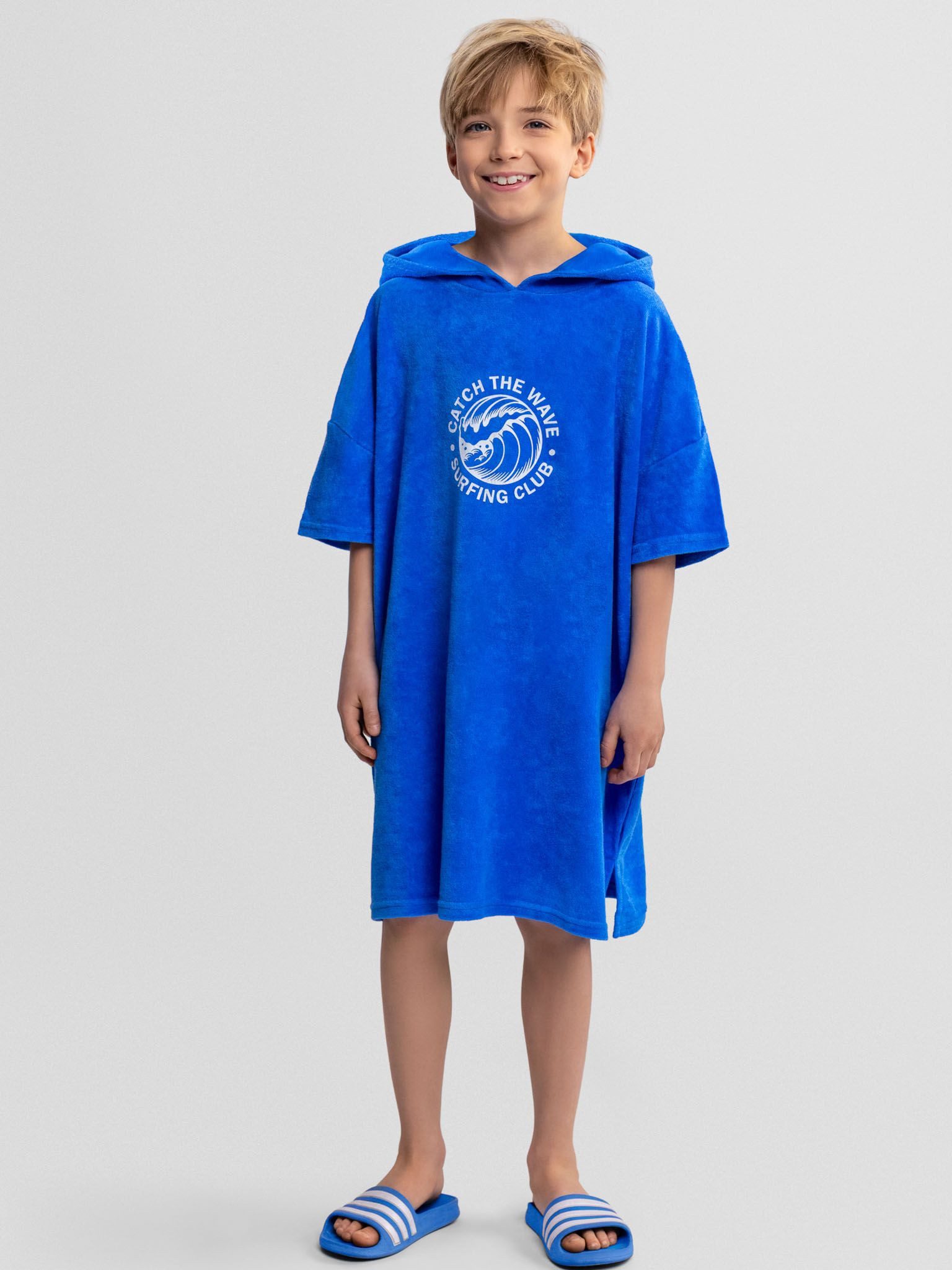 MINOTI Badeponcho mit bequemer Kapuze und trendigem Surf-Motiv