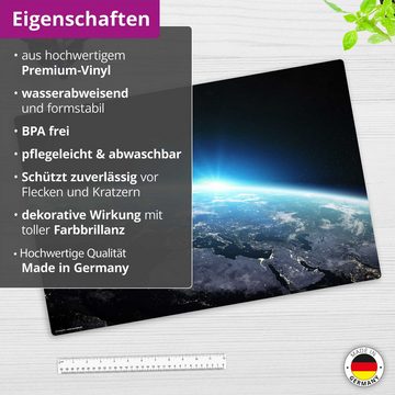 cover-your-desk.de Schreibtischunterlage abwaschbar - Erdkugel - aus Premium-Vinyl - Made in Germany, (1 tlg., abwischbar, Hergestellt in Deutschland)