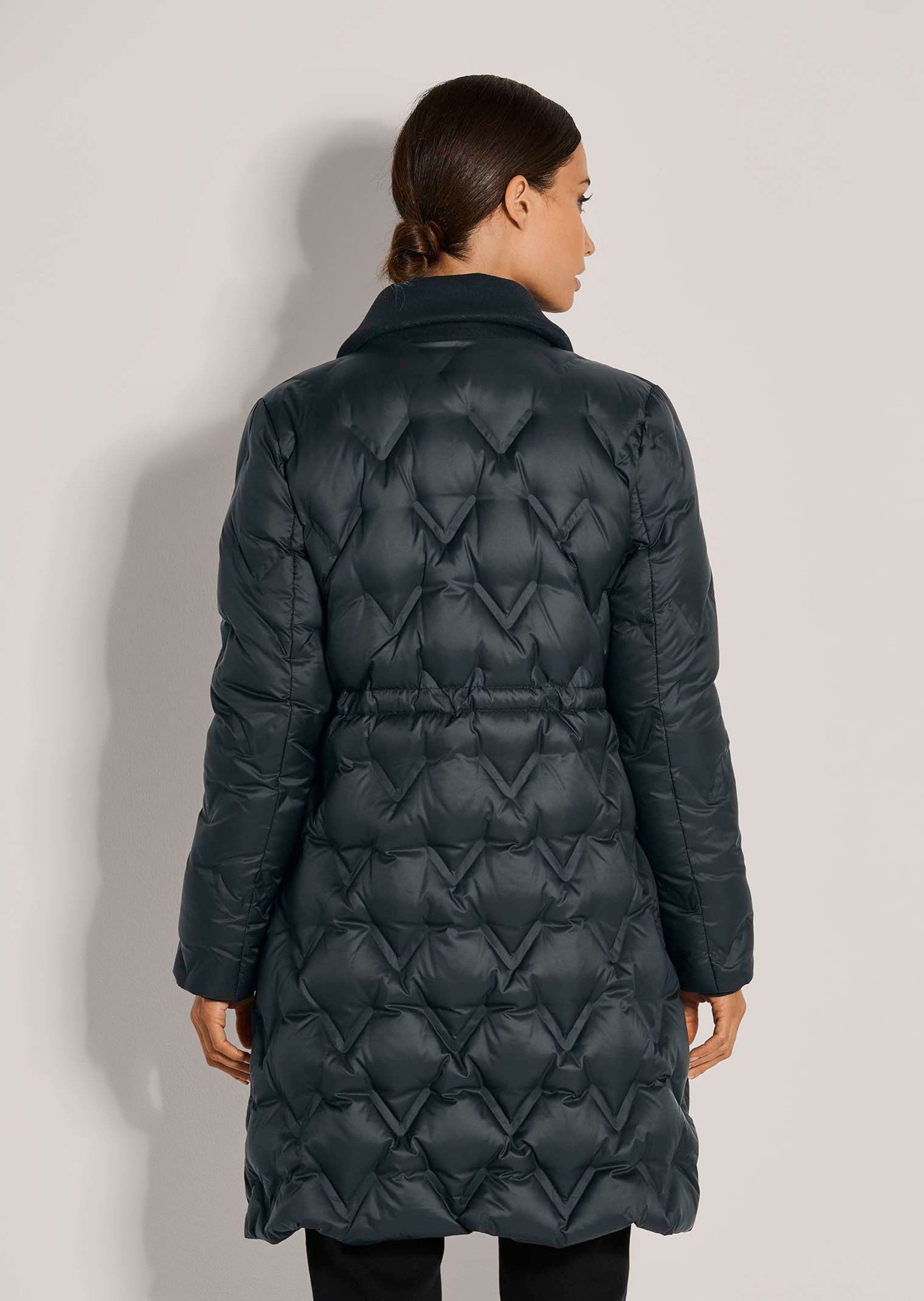 MADELEINE Kurzmantel Eleganter Wintermantel für kühle Tage Zweireiher mit Reverskragen und Taillenband
