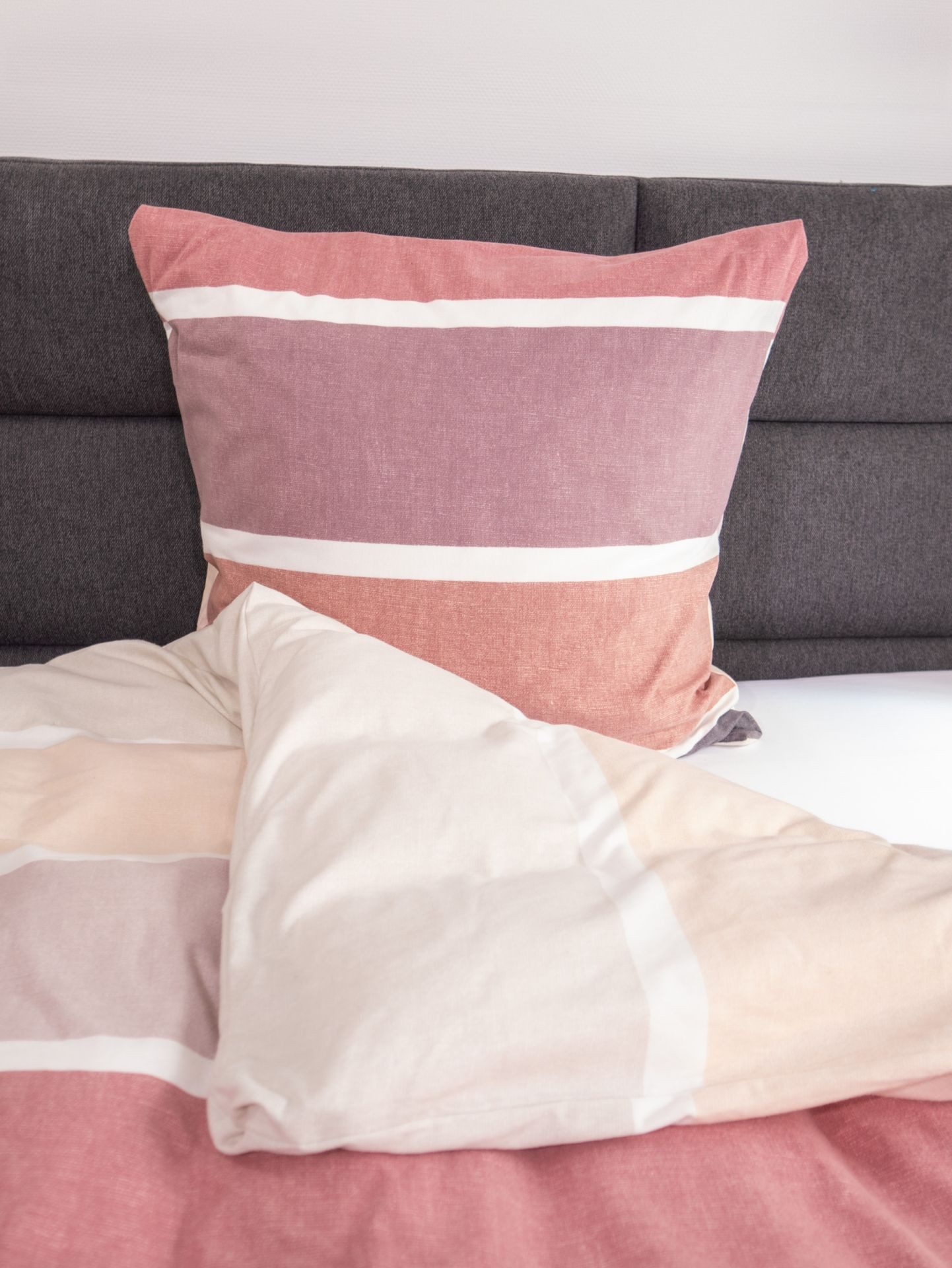 Traumschloss Bettwäsche Premium Baumwolle, Flanell, 2 teilig, Streifen, verschiedene Rosatöne, weiß, anthrazit