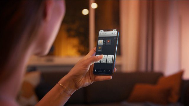 Philips Hue LED-Leuchtmittel White E27 800lm 60W 4er Set, E27, Neutralweiß