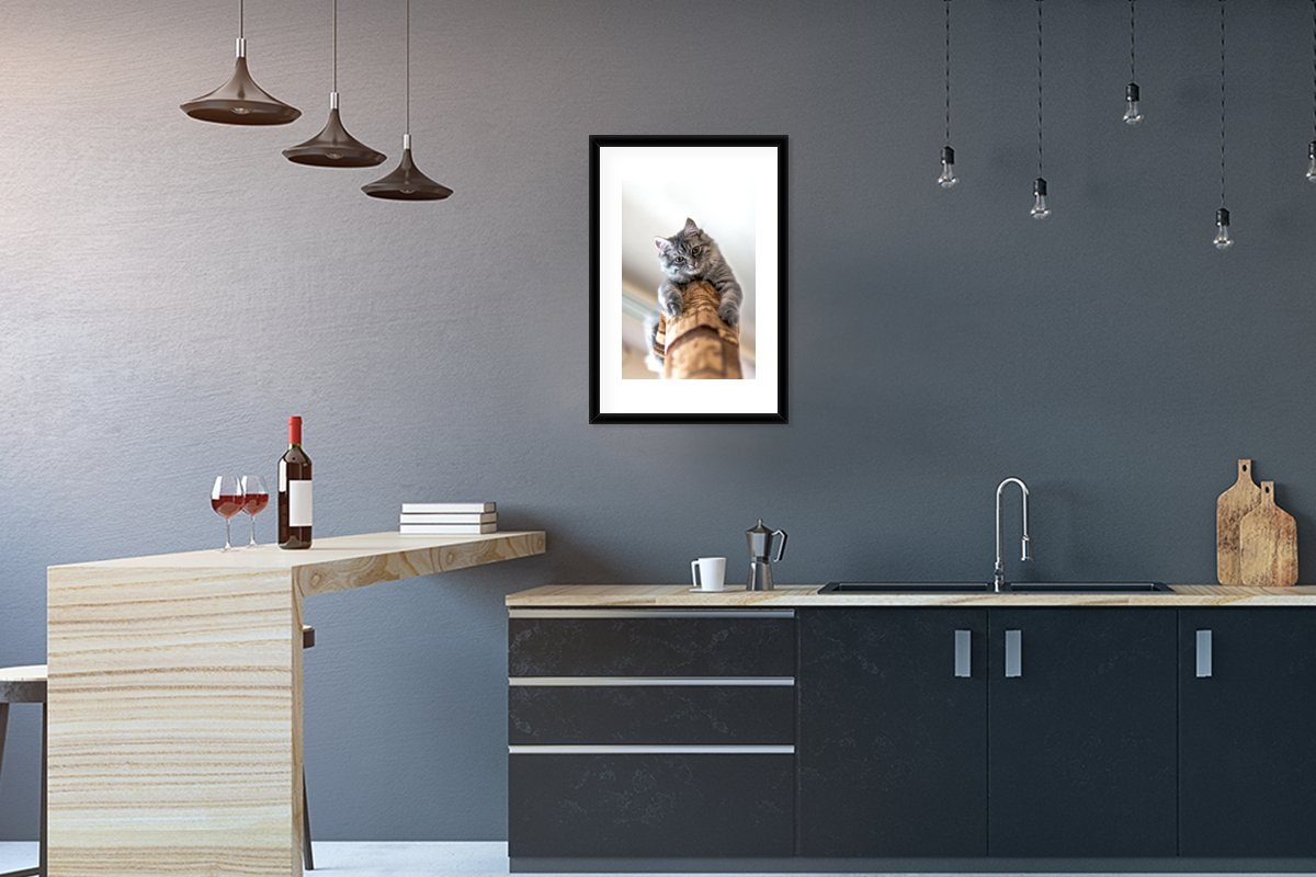 MuchoWow Poster Katze - Kratzbaum - Grau, (1 St), mit Rahmen, Kunstdruck, Gerahmtes Poster, Schwarzem Bilderrahmen