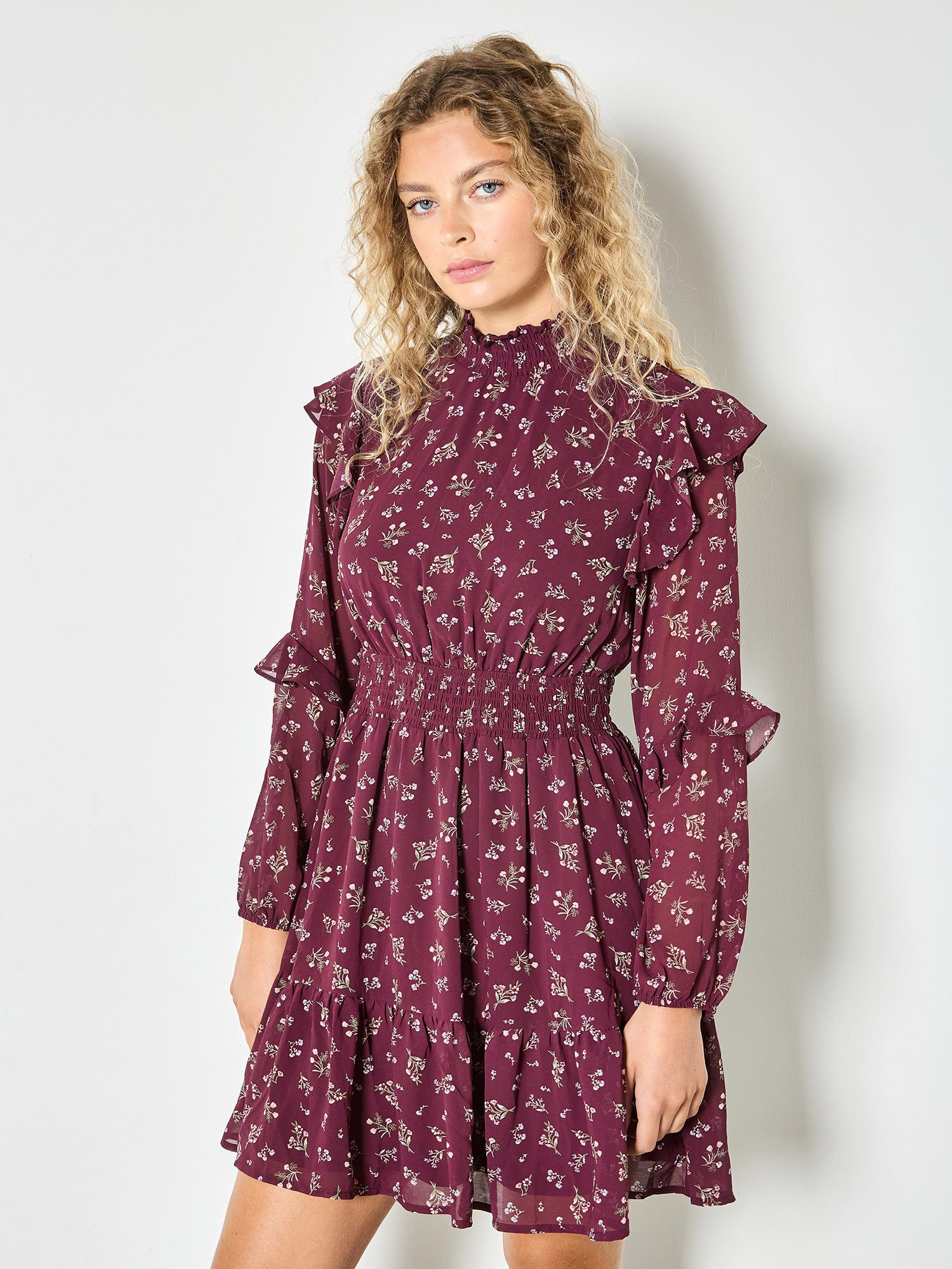 Apricot Druckkleid Blumen-Minkleid mit Rüschen