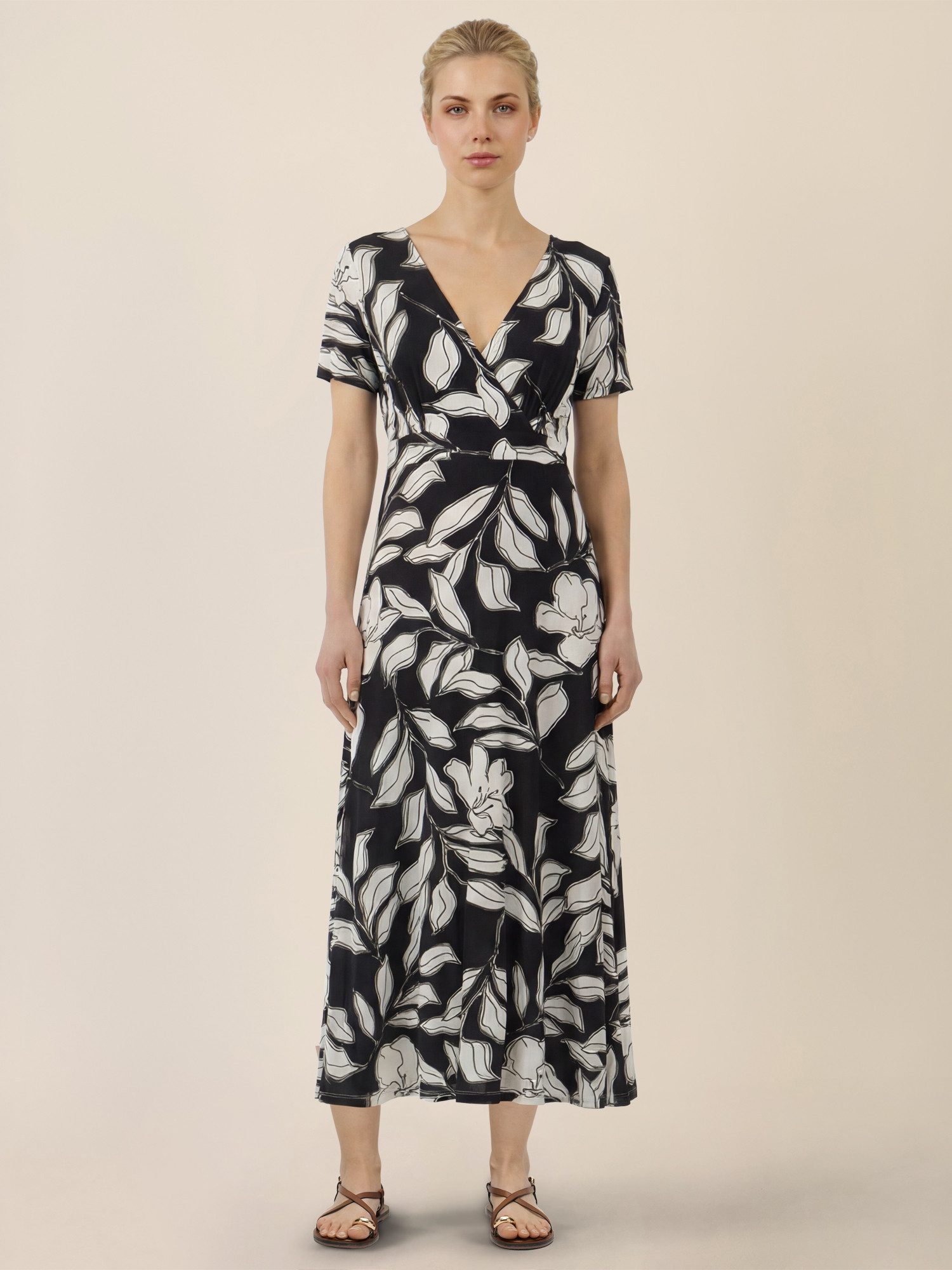Apart Jerseykleid mit Wickeloptik