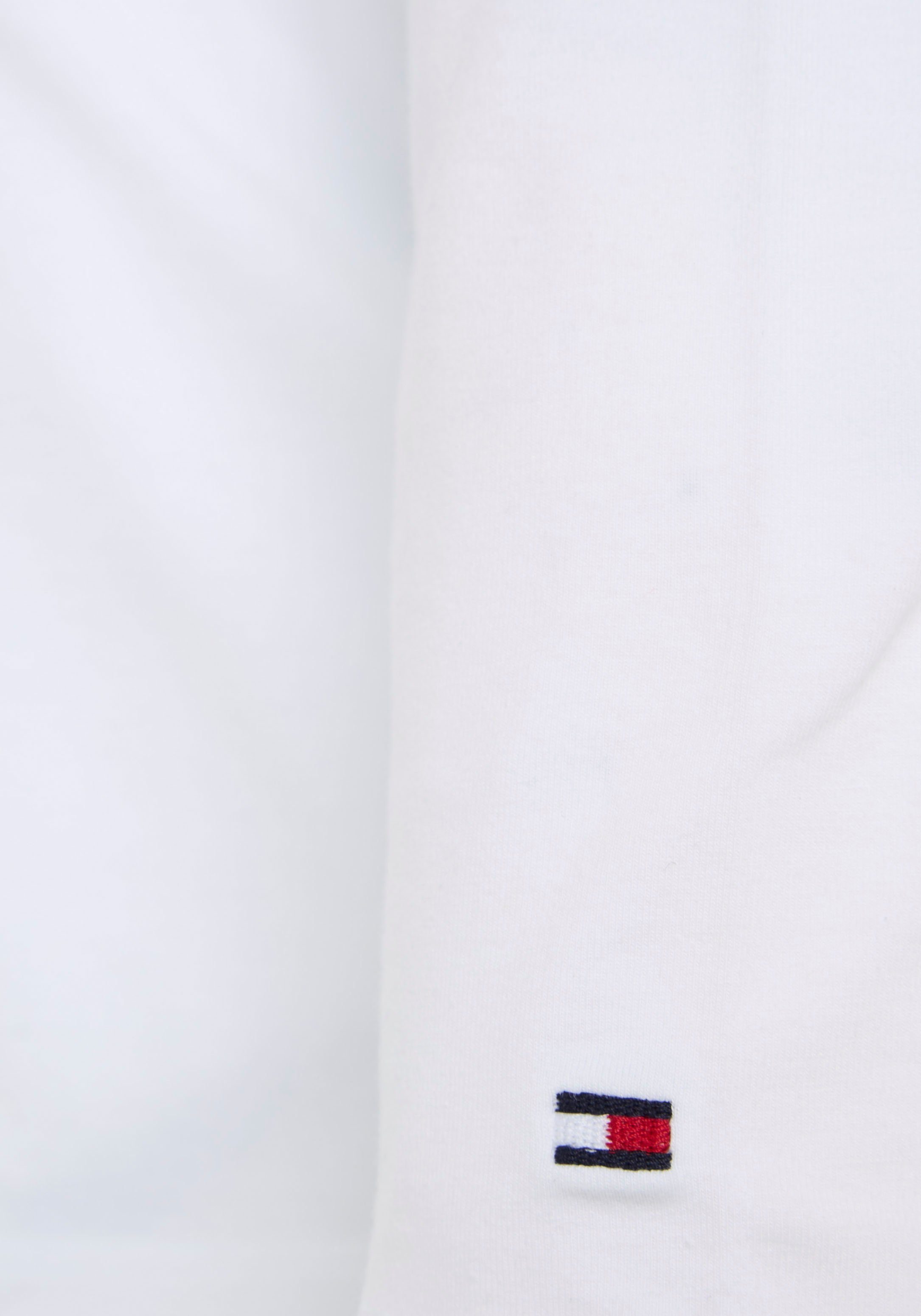 Tommy Hilfiger Big Logoschriftzug weiß Tall & dezentem am Kragen mit Rollkragenshirt
