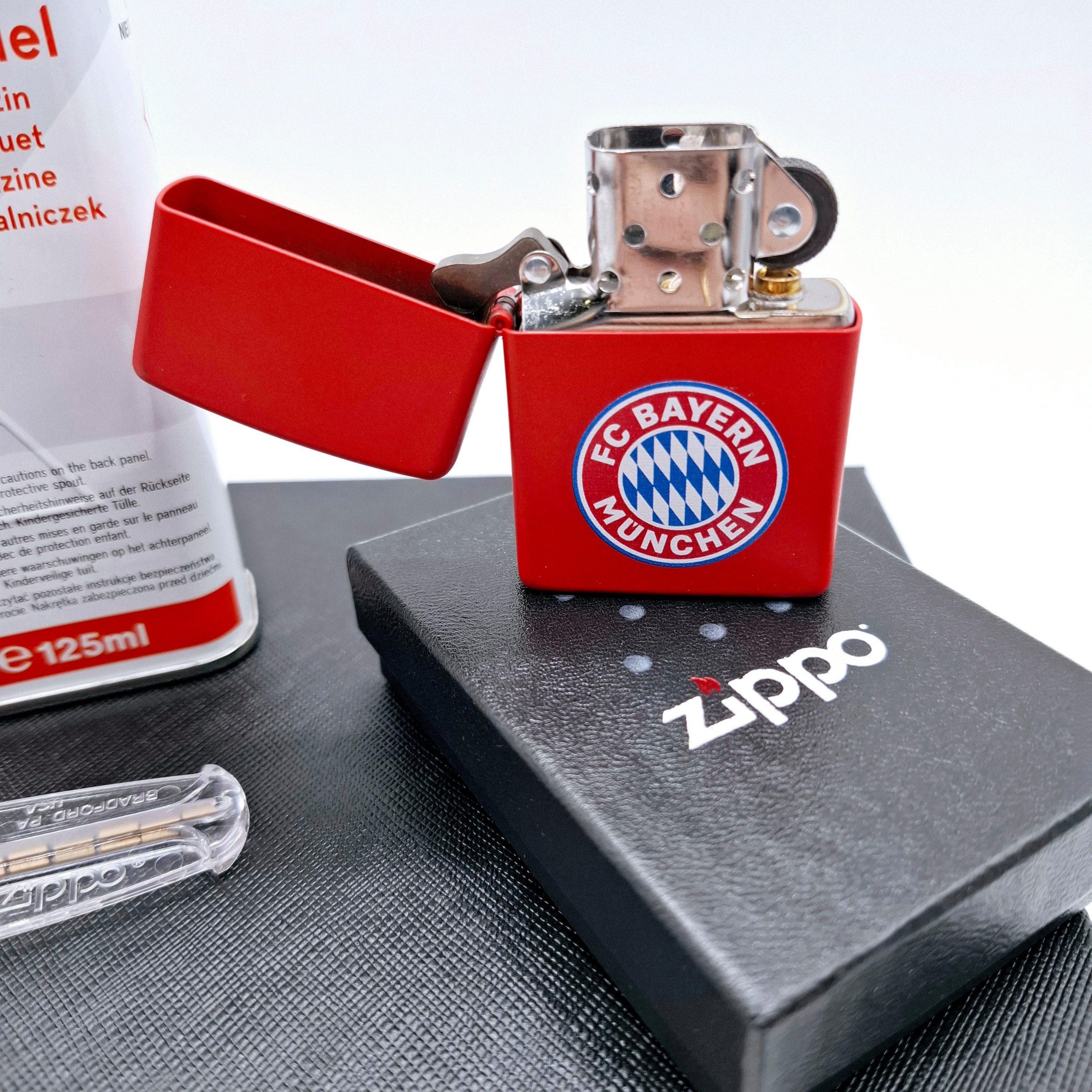Zippo Feuerzeug FC Bayern München Geschenkset matt rot mit Logo