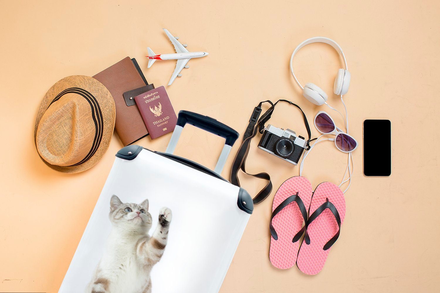 MuchoWow Handgepäckkoffer Spielende Katze mit für Hintergrund, Handgepäck rollen, auf Ferien, Reisekoffer Trolley, 4 Reisetasche weißem Rollen