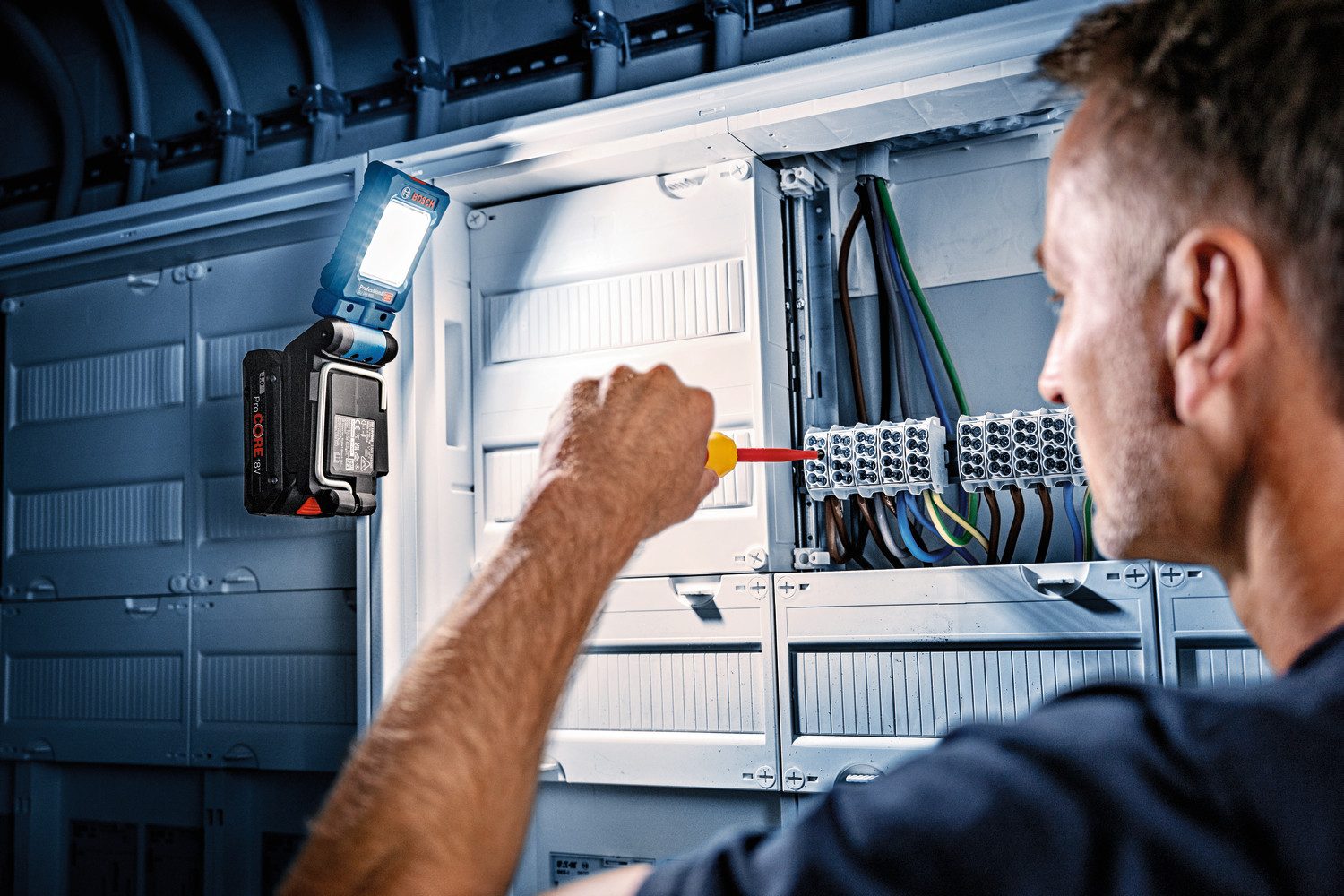 Bosch Professional LED Arbeitsleuchte »GLI 18V-800«, ohne Akku, ohne Ladegerät