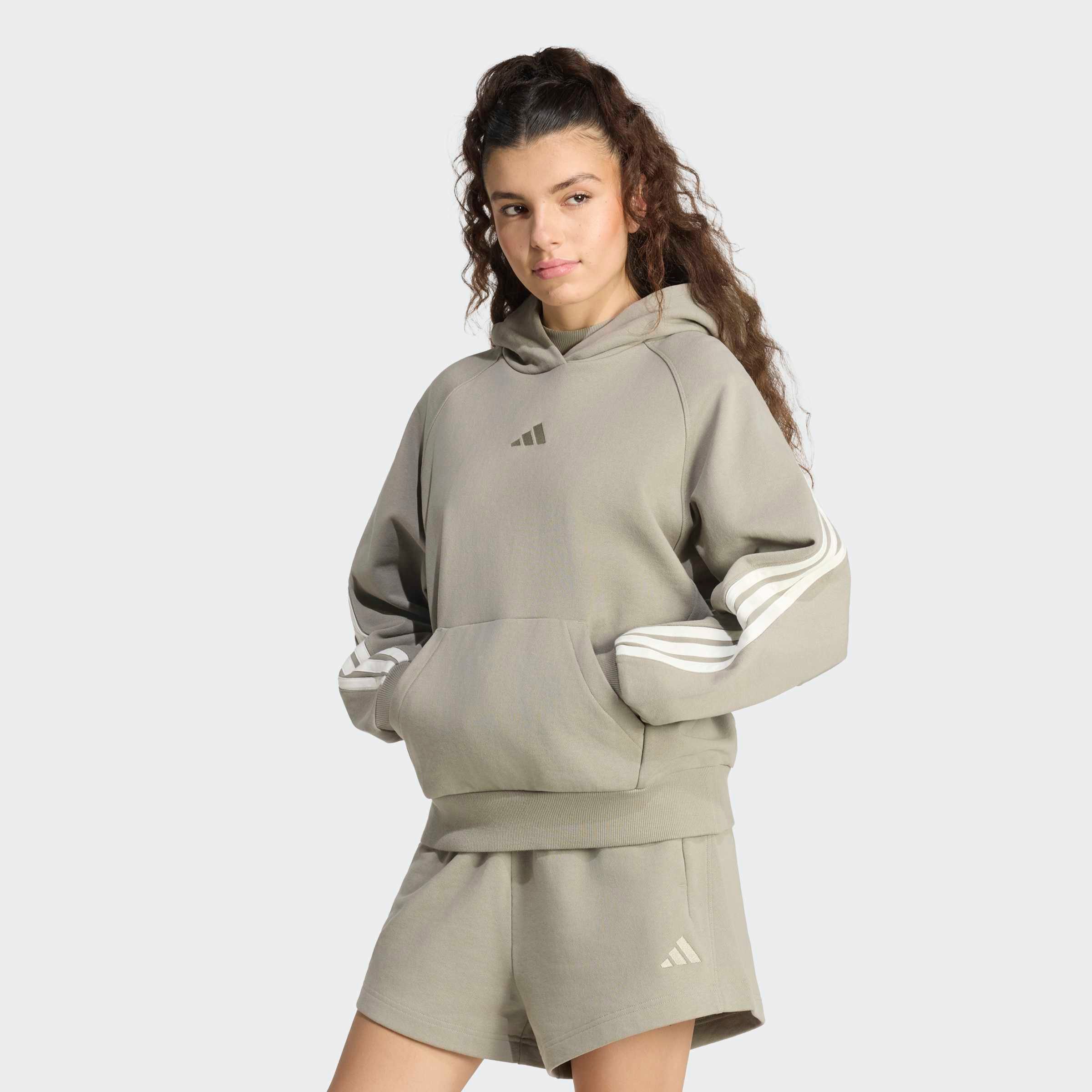 adidas Sportswear Kapuzensweatshirt ADIDAS KIT 3-STREIFEN HOODIE Schwere Premium-Qualität, robuste Stoffstruktur
