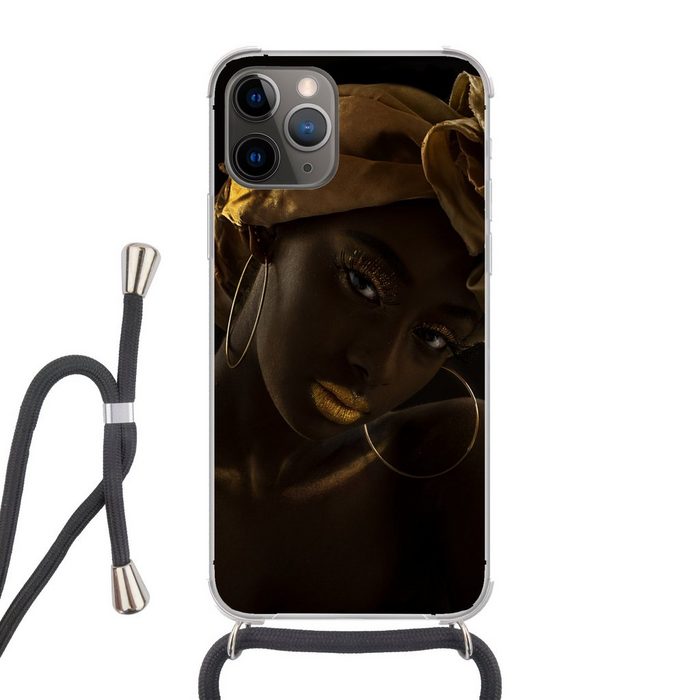 MuchoWow Handyhülle Frauen - Kopftuch - Gold - Luxus Handyhülle Telefonhülle Apple iPhone 12 Pro Max